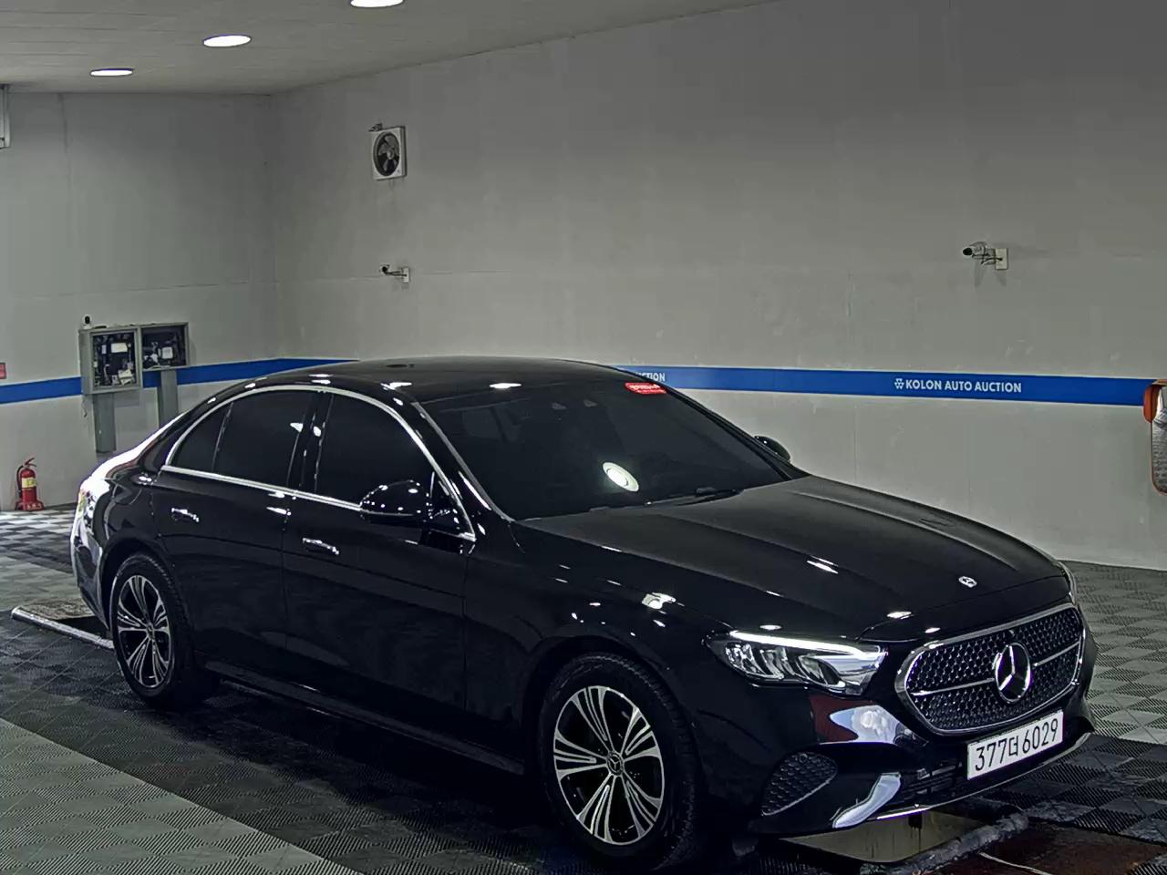 MERCEDES-BENZ E-CLASS (6TH GEN) E200 AVANTGARDE 2026 - zdjęcie 3