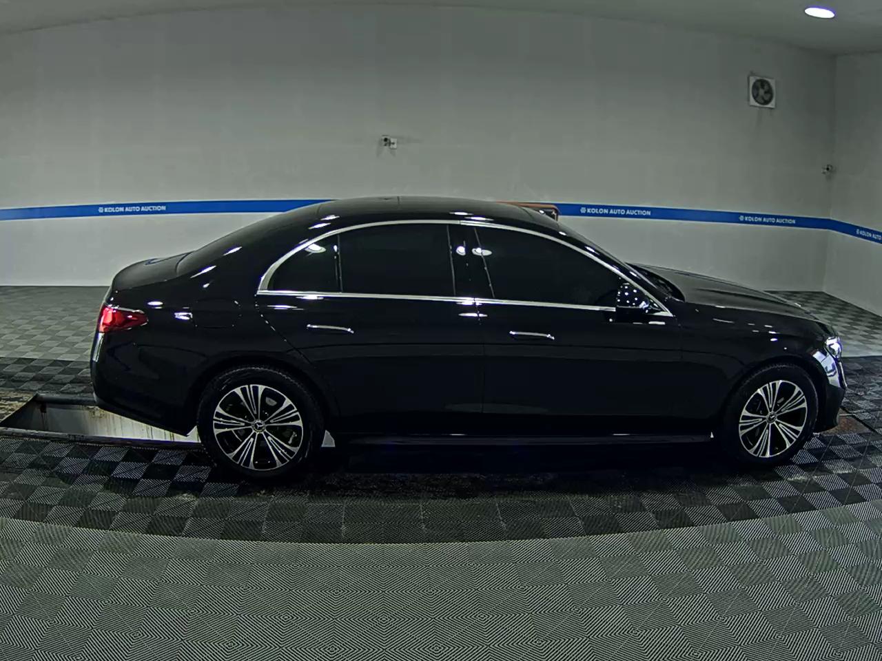 MERCEDES-BENZ E-CLASS (6TH GEN) E200 AVANTGARDE 2026 - zdjęcie 4