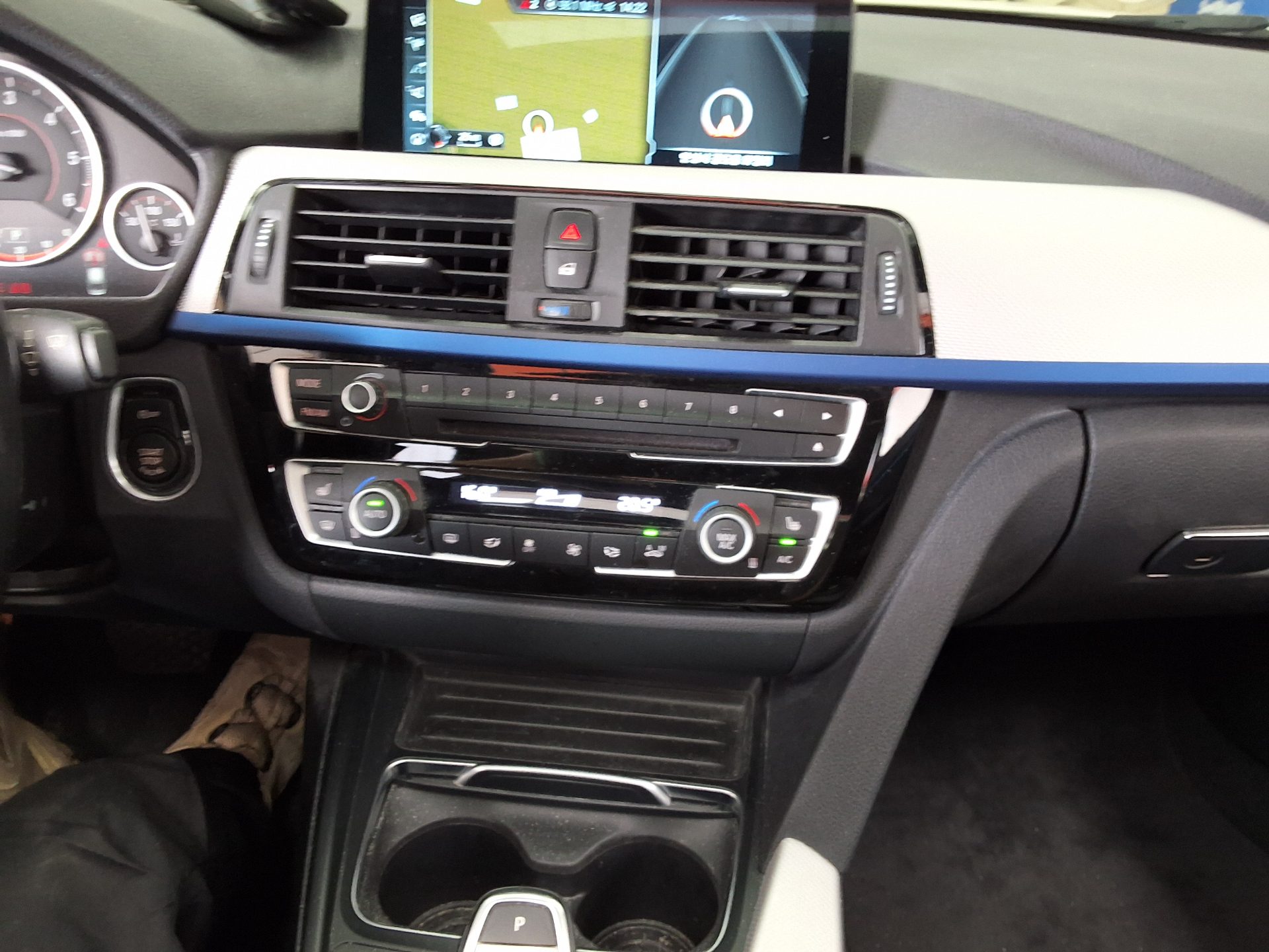 BMW 3 SERIES (6TH GEN) 320d M SPORT 2017 - zdjęcie 24