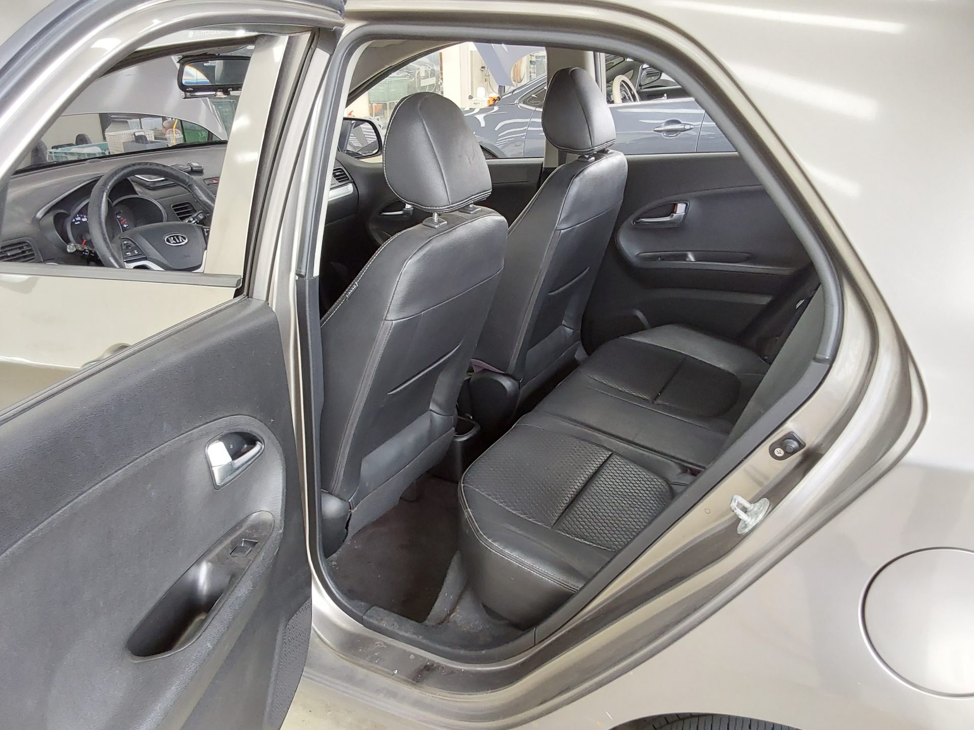 KIA ALL NEW MORNING GASOLINE LUXURY 2012 - zdjęcie 12