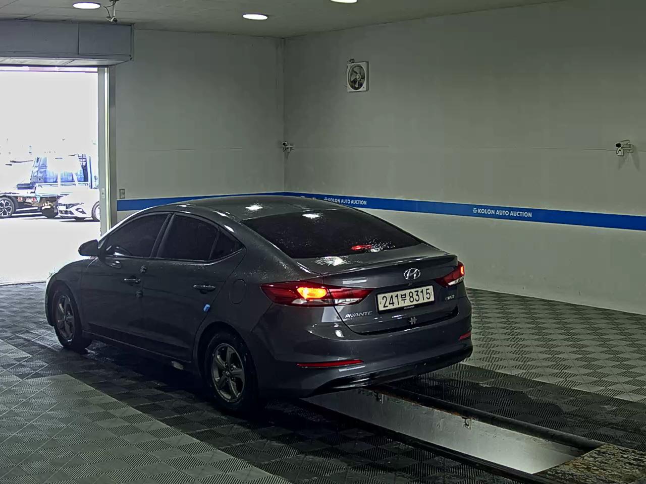 HYUNDAI AVANTE AD 1.6 DIESEL STYLE 2017 - zdjęcie 6