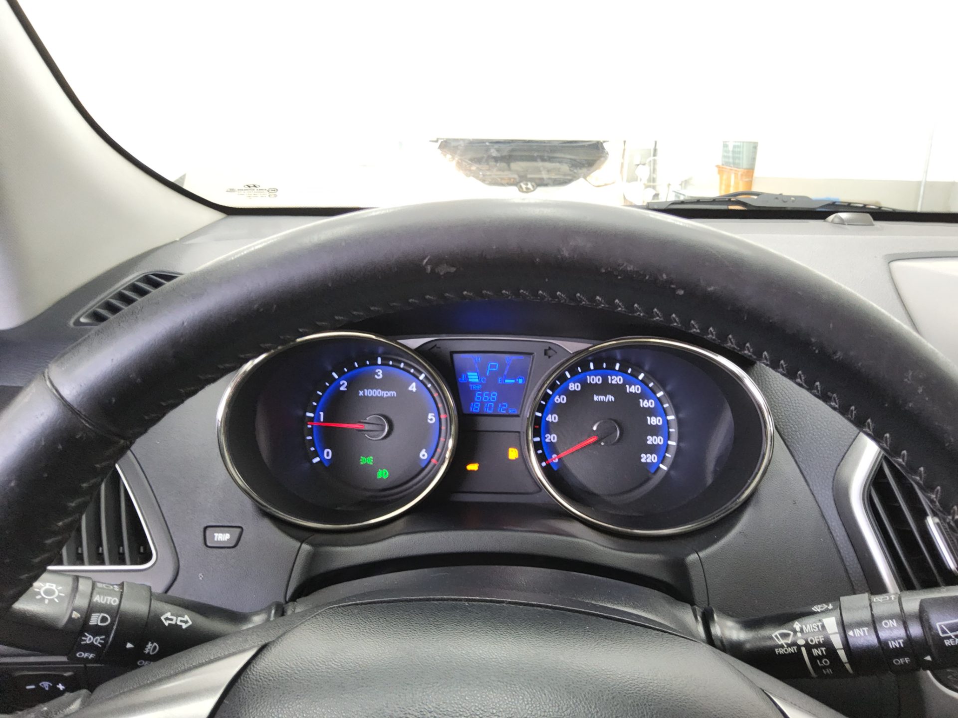 HYUNDAI TUCSON ix DIESEL R20 2WD LX20 LUXURY 2011 - zdjęcie 9