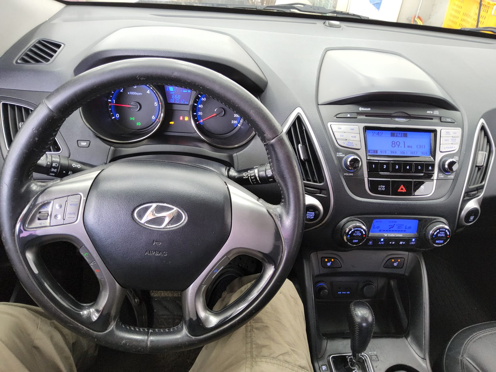 HYUNDAI TUCSON ix DIESEL R20 2WD LX20 LUXURY 2011 - zdjęcie 17