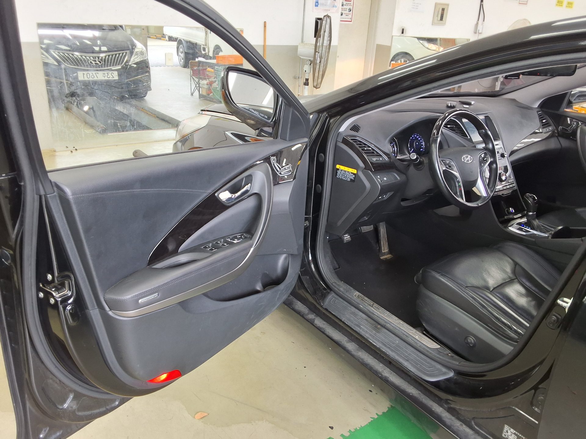 HYUNDAI GRANDEUR HG HG 300 PREMIUM 2015 - zdjęcie 10