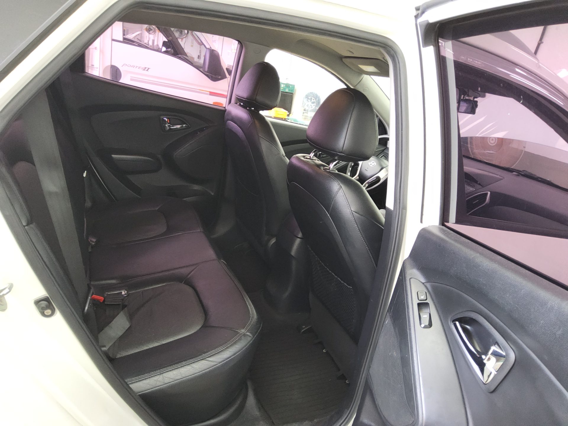 HYUNDAI TUCSON ix DIESEL R20 2WD LX20 LUXURY 2011 - zdjęcie 13