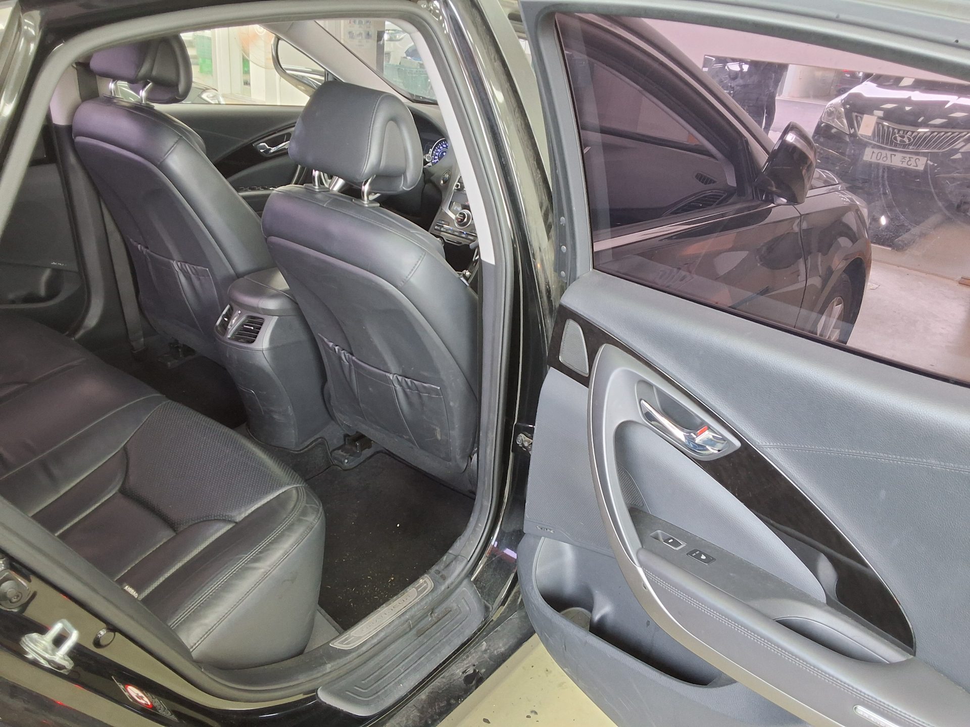 HYUNDAI GRANDEUR HG HG 300 PREMIUM 2015 - zdjęcie 13