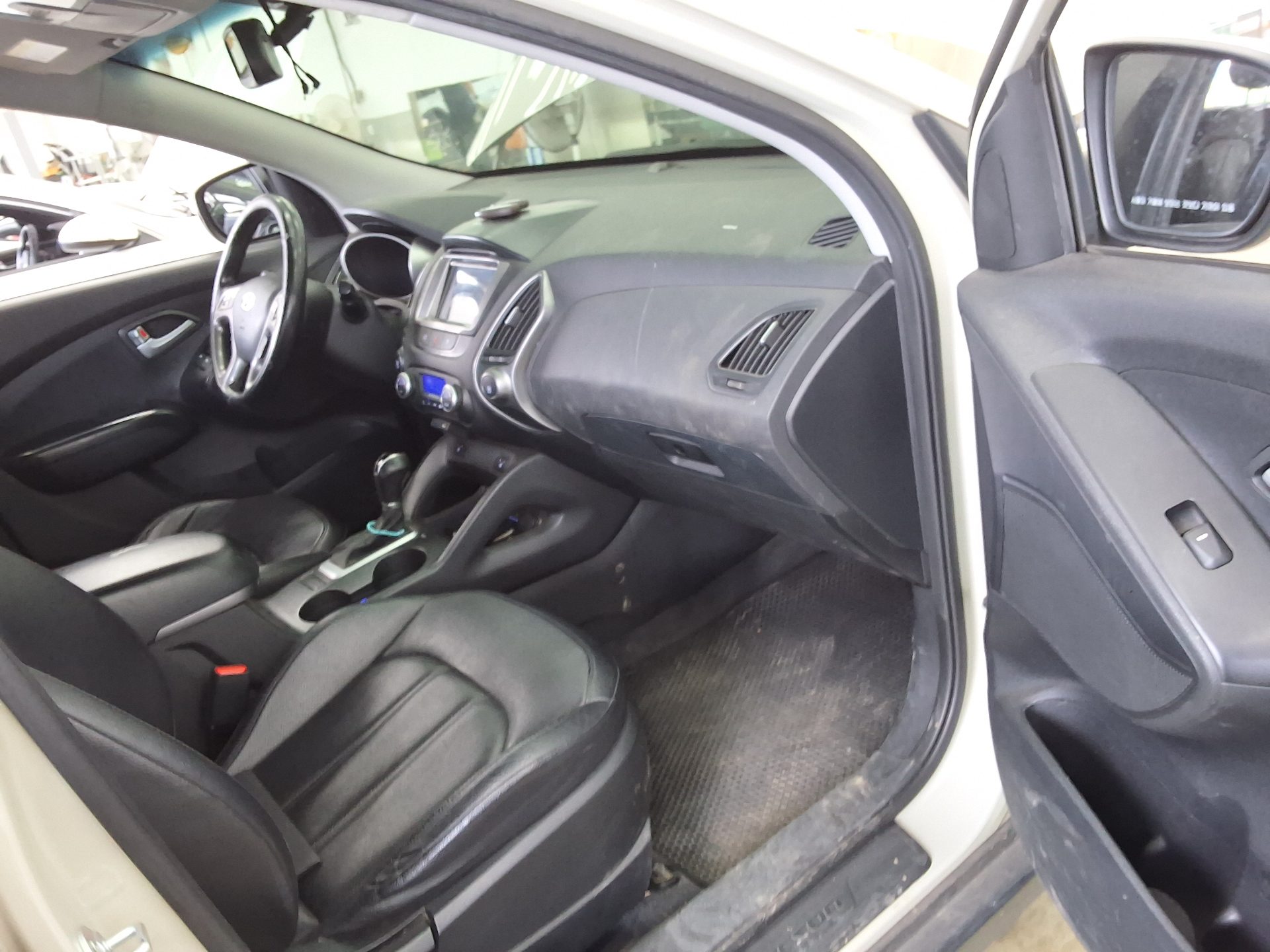 HYUNDAI NEW TUCSON ix DIESEL R2.0 2WD SMART SPECIAL 2014 - zdjęcie 14