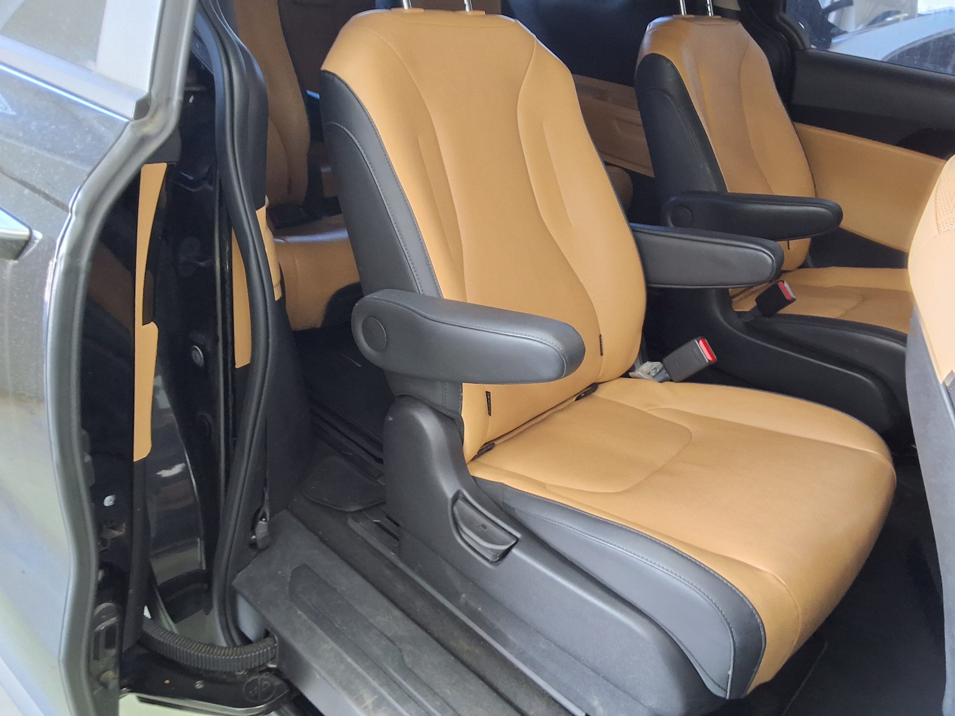 KIA NEW CARNIVAL (KA4) 9-SEATER GASOLINE PRESTIGE 2023 - zdjęcie 13