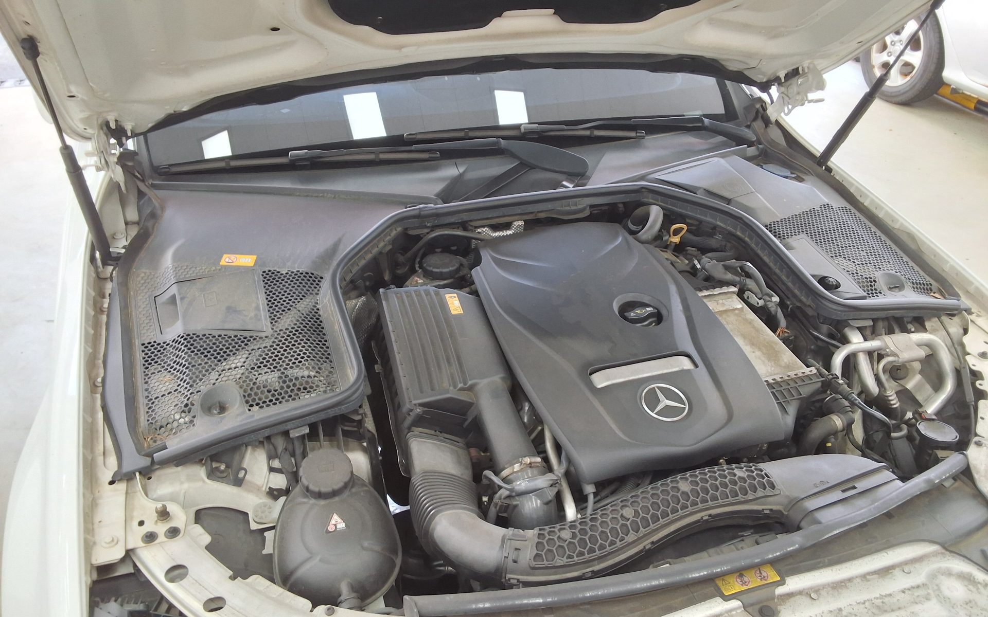 MERCEDES-BENZ C-CLASS (4TH GEN) C200 2016 - zdjęcie 22