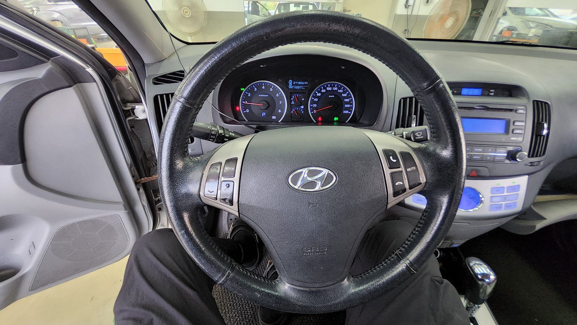 HYUNDAI AVANTE HD 1.6 VVT S16 LUXURY 2010 - zdjęcie 17