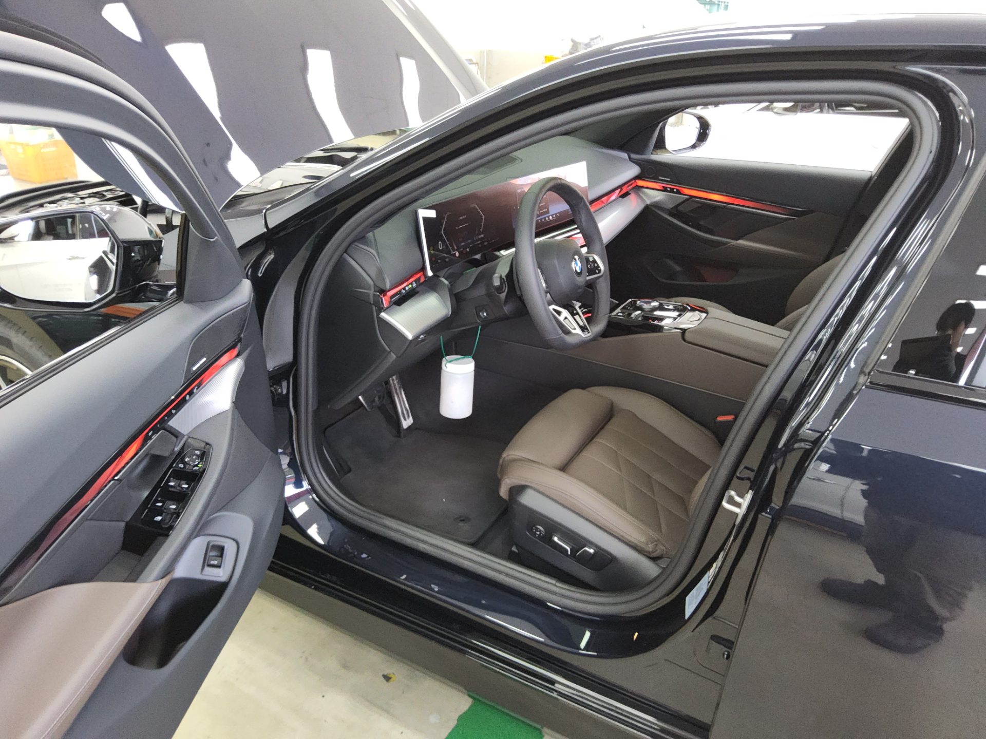 BMW 5 SERIES (8TH GEN) 520i M SPORT PACK 2026 - zdjęcie 10