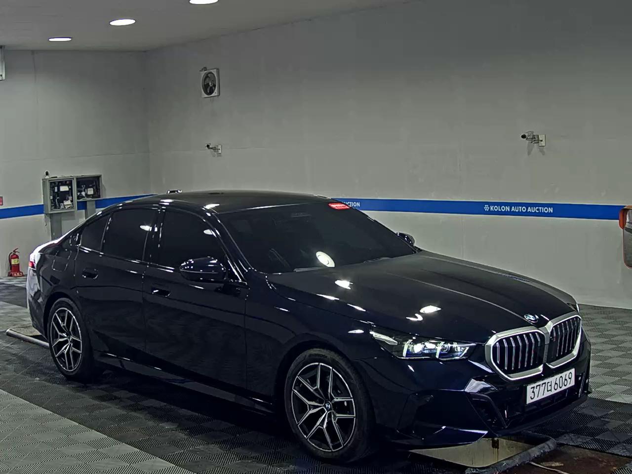 BMW 5 SERIES (8TH GEN) 520i M SPORT PACK 2026 - zdjęcie 3