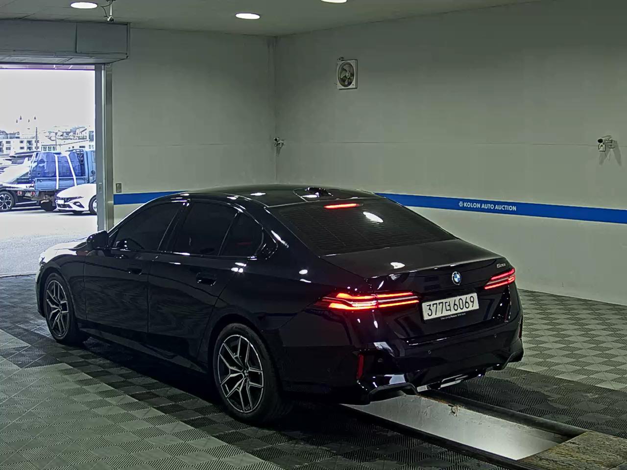 BMW 5 SERIES (8TH GEN) 520i M SPORT PACK 2026 - zdjęcie 6