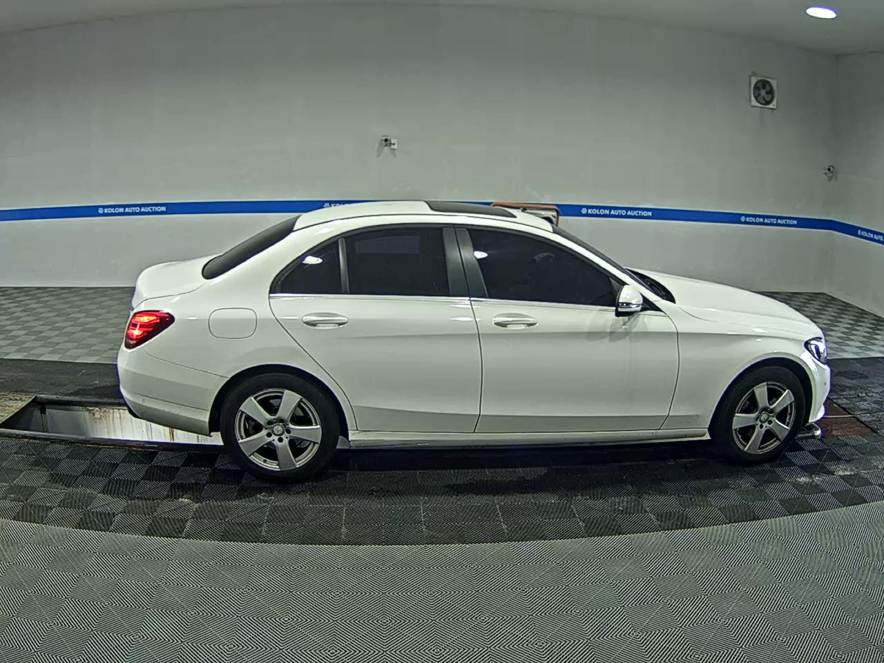 MERCEDES-BENZ C-CLASS (4TH GEN) C200 2016 - zdjęcie 4