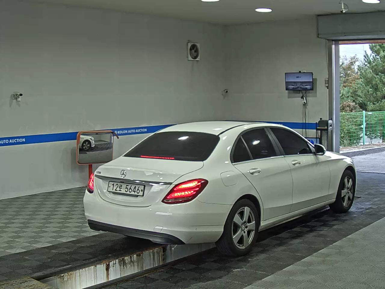MERCEDES-BENZ C-CLASS (4TH GEN) C200 2016 - zdjęcie 5