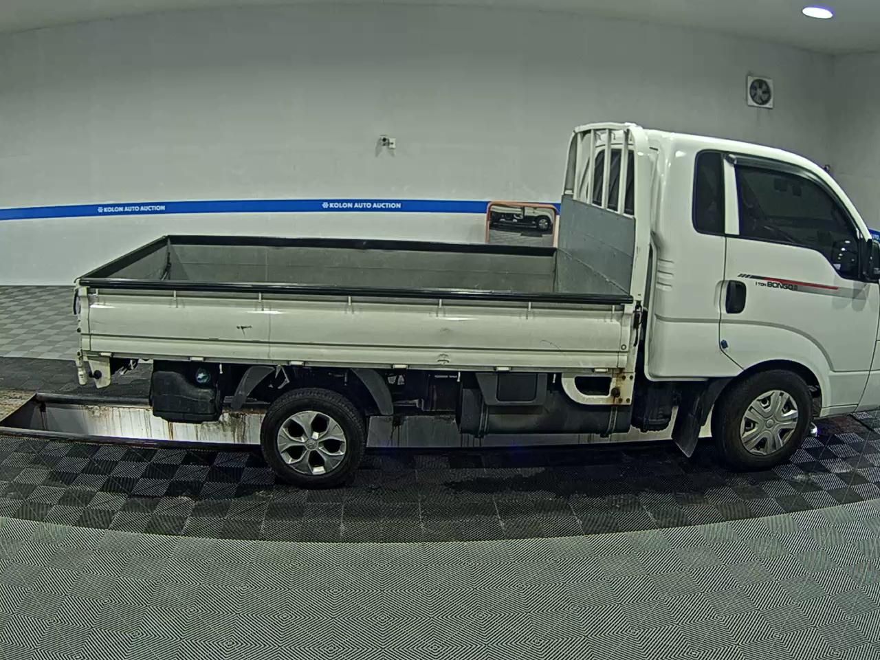 KIA THE NEW BONGO III CARGO 1 TON KING CAB EXTRA LONG WHEELBASE GL 2022 - zdjęcie 4