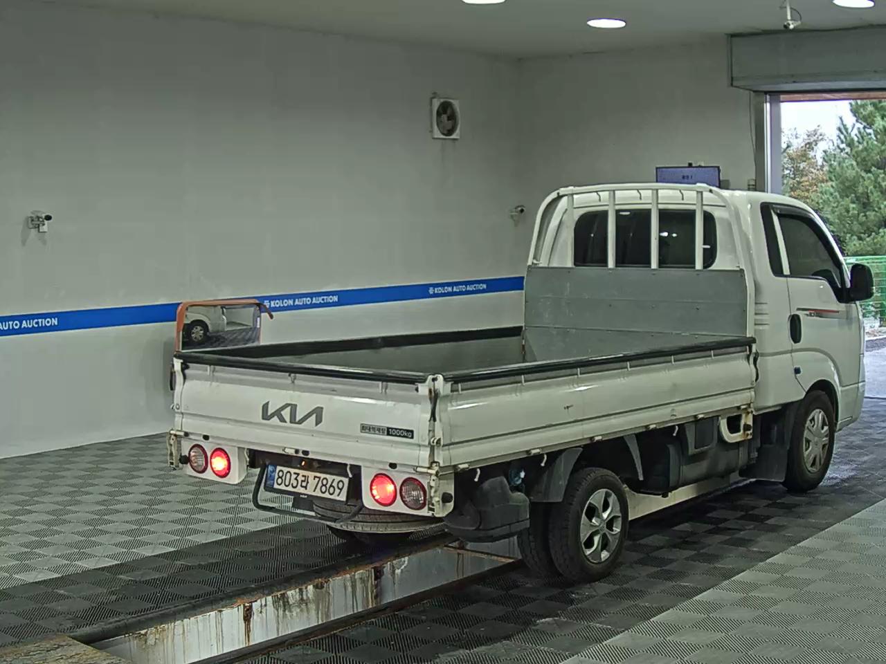 KIA THE NEW BONGO III CARGO 1 TON KING CAB EXTRA LONG WHEELBASE GL 2022 - zdjęcie 5
