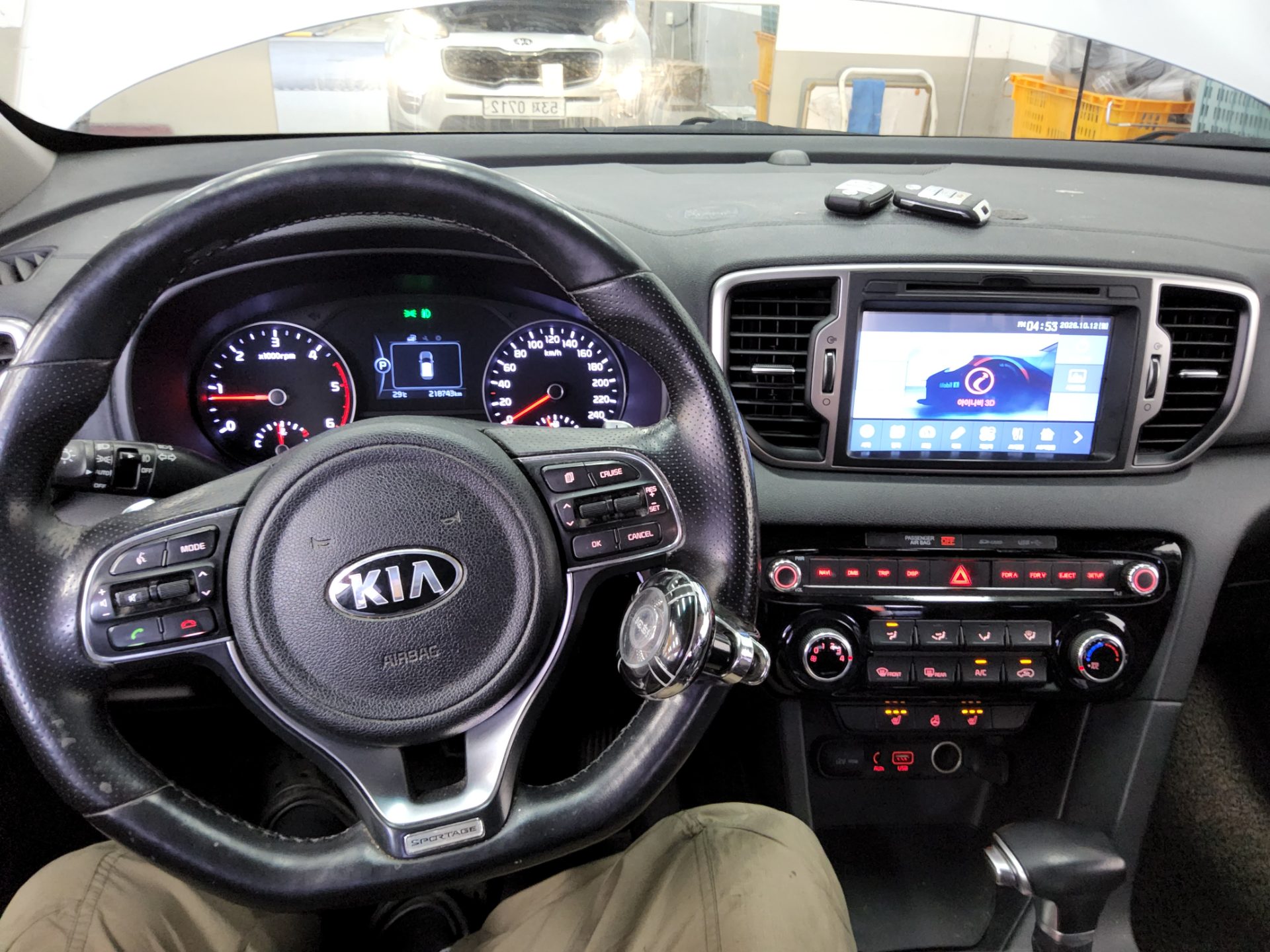 KIA NEW SPORTAGE 1.7 2WD NOBLESSE 2016 - zdjęcie 17