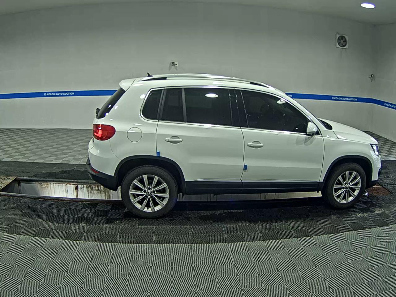 VOLKSWAGEN TIGUAN 2.0 TDI BLUEMOTION 2016 - zdjęcie 4