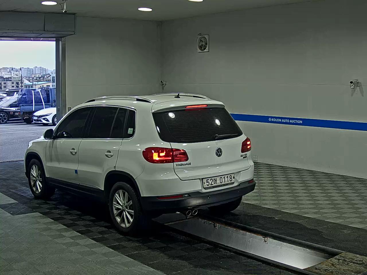 VOLKSWAGEN TIGUAN 2.0 TDI BLUEMOTION 2016 - zdjęcie 6