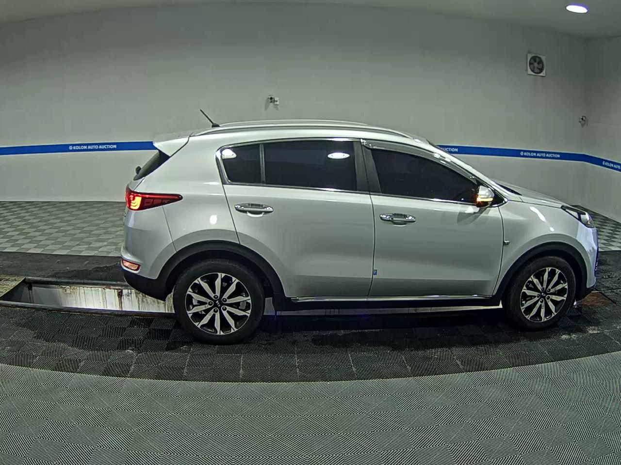 KIA NEW SPORTAGE 1.7 2WD NOBLESSE 2016 - zdjęcie 4