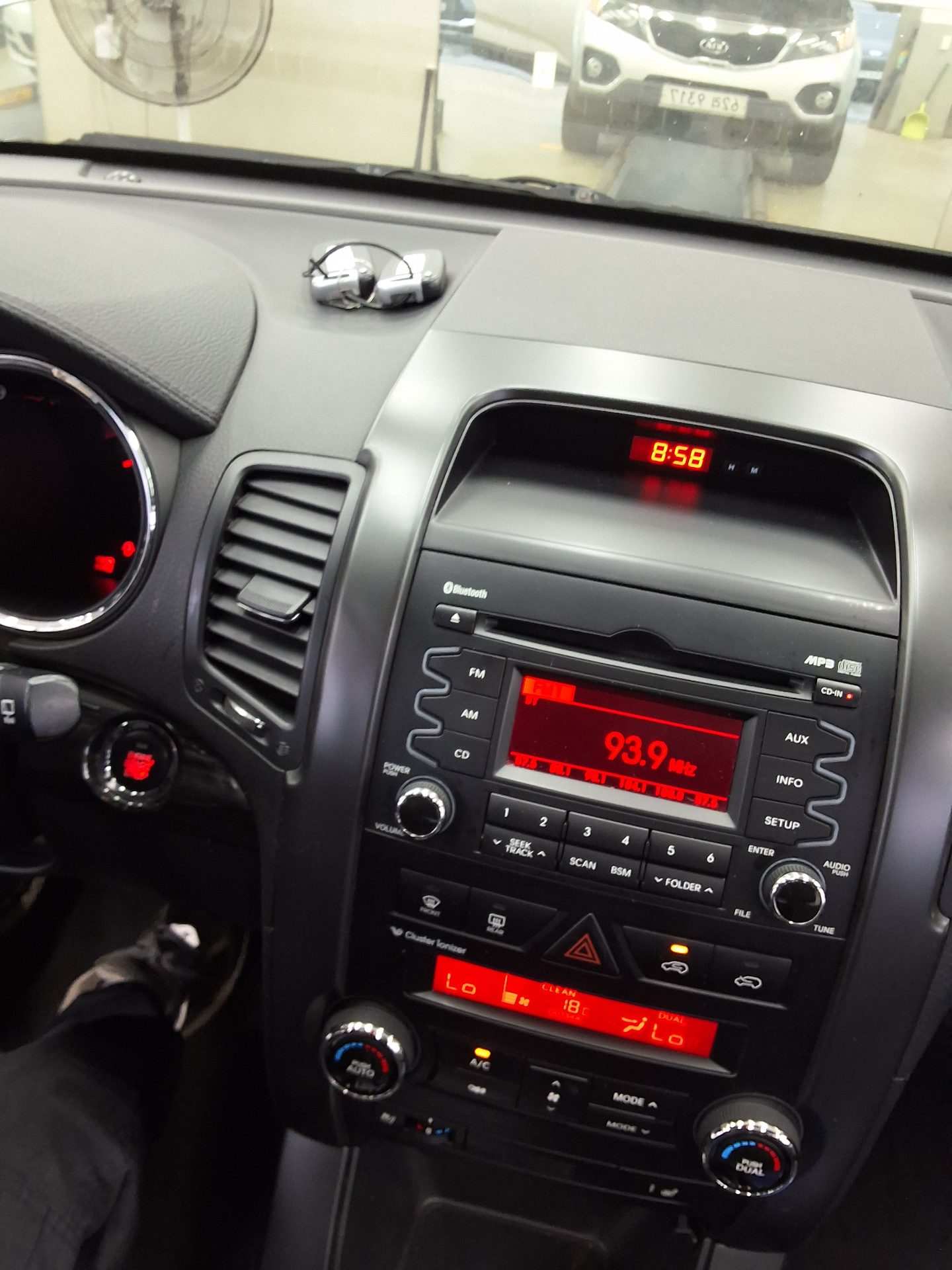 KIA SORENTO R DIESEL 2.2 2WD TLX LUXURY MODEL 2011 - zdjęcie 17