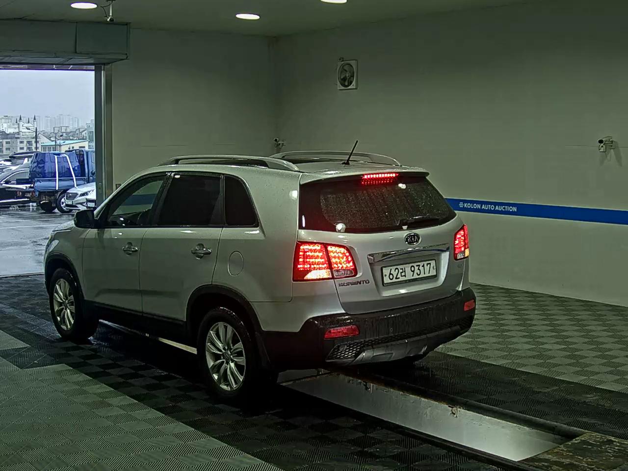 KIA SORENTO R DIESEL 2.2 2WD TLX LUXURY MODEL 2011 - zdjęcie 6
