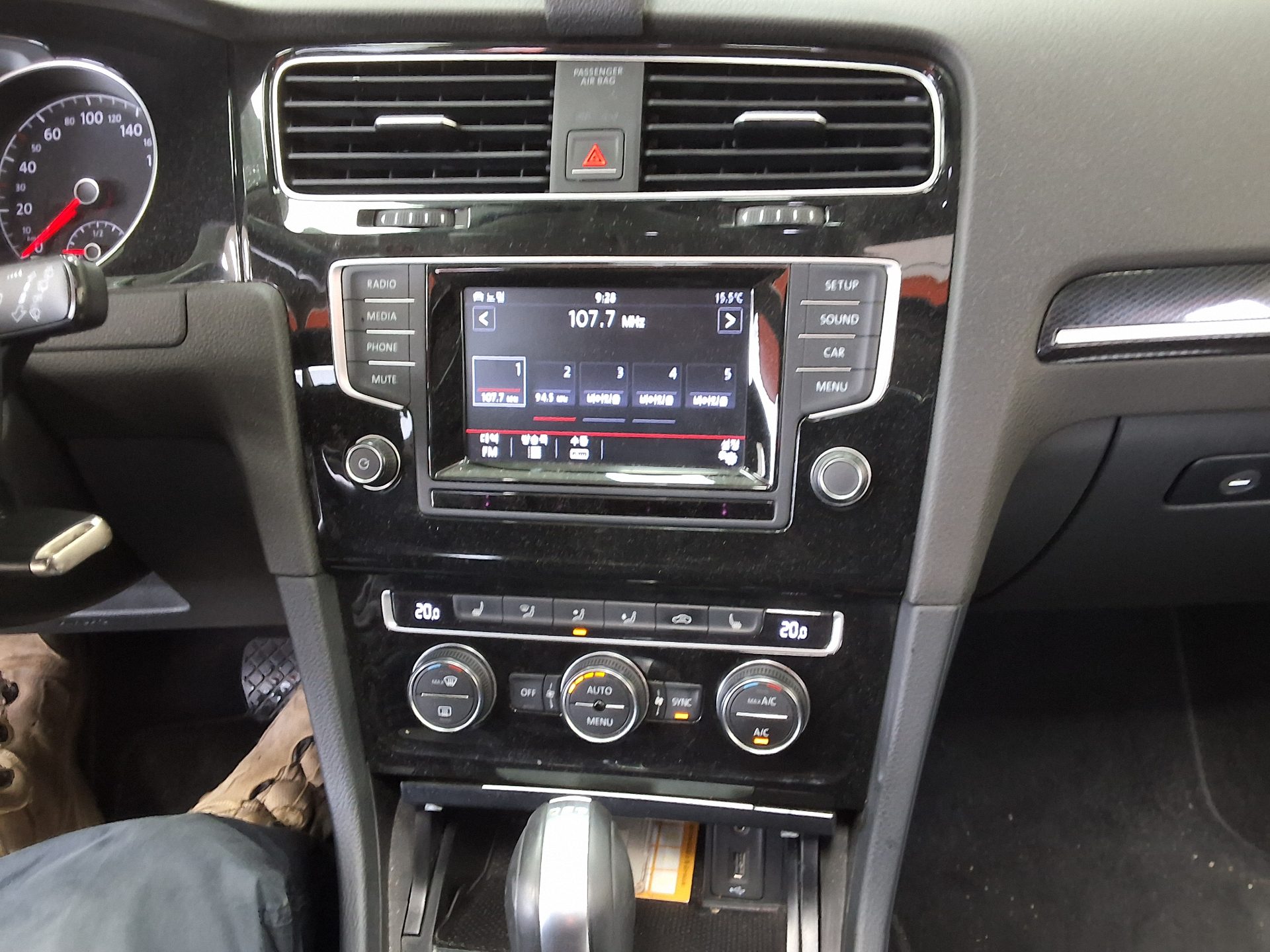 VOLKSWAGEN GOLF (7TH GEN) 2.0 TDI 2015 - zdjęcie 24