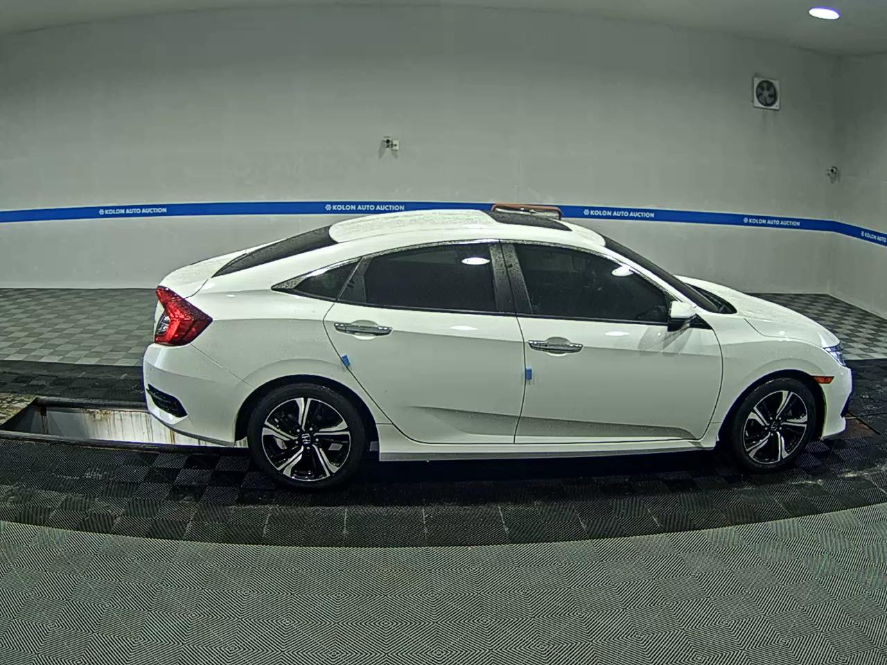 HONDA CIVIC (10TH GEN) 2 2017 - zdjęcie 4