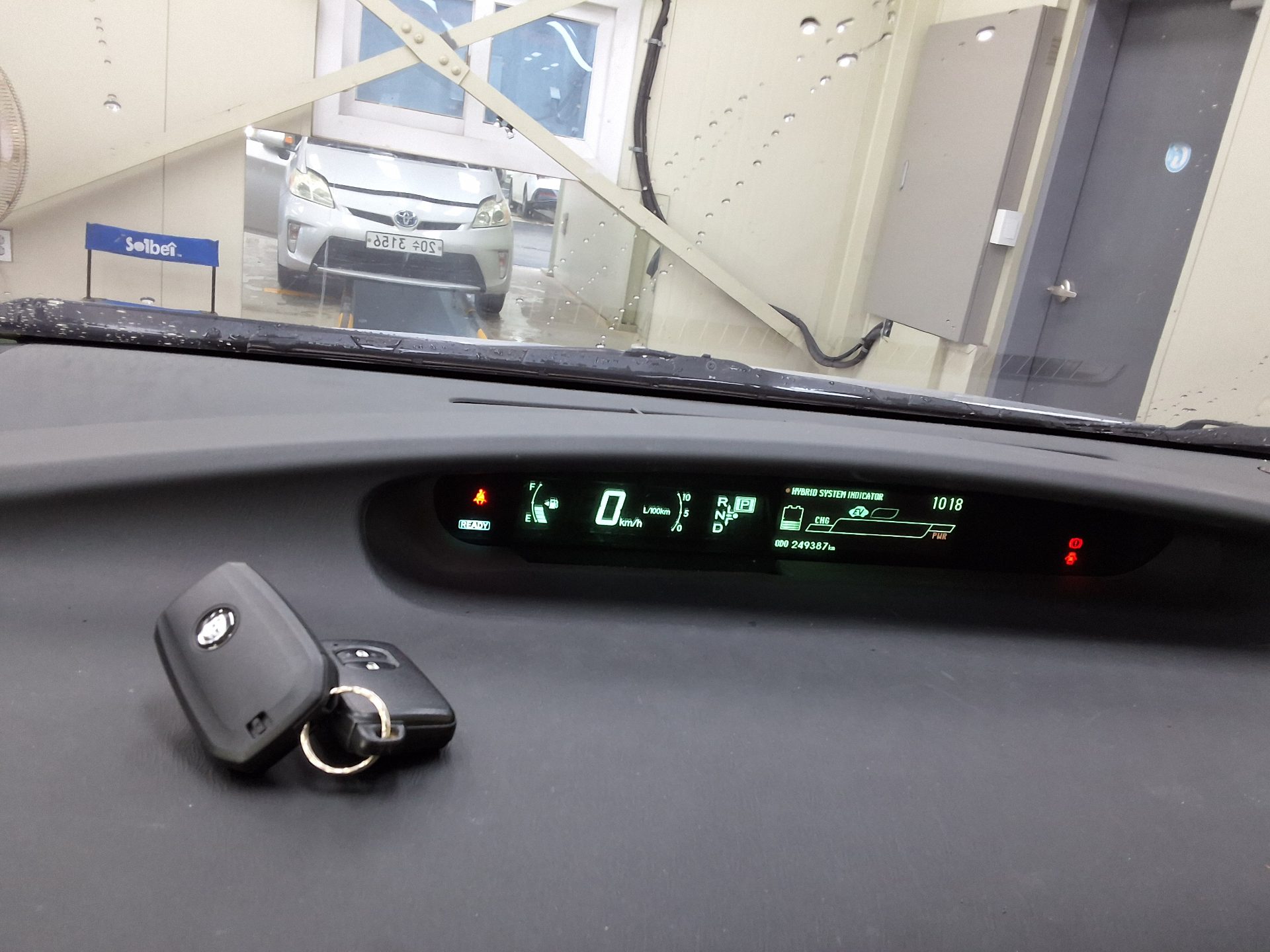 TOYOTA PRIUS (3RD GEN) 1.8 2012 - zdjęcie 10