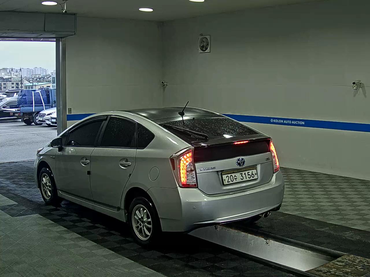TOYOTA PRIUS (3RD GEN) 1.8 2012 - zdjęcie 6