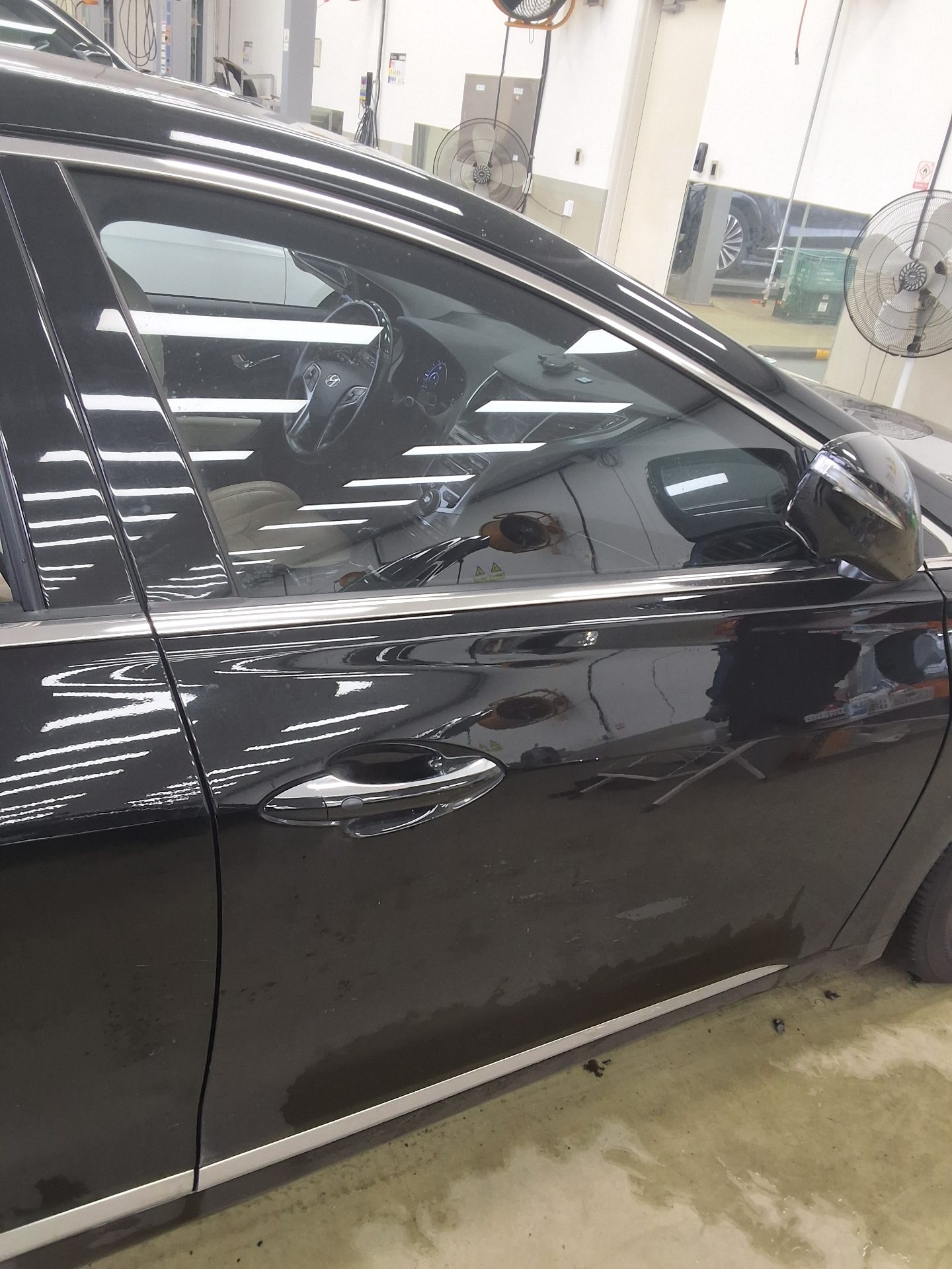 HYUNDAI GRANDEUR HG HYBRID 2.4 HEV PREMIUM COLLECTION 2017 - zdjęcie 24
