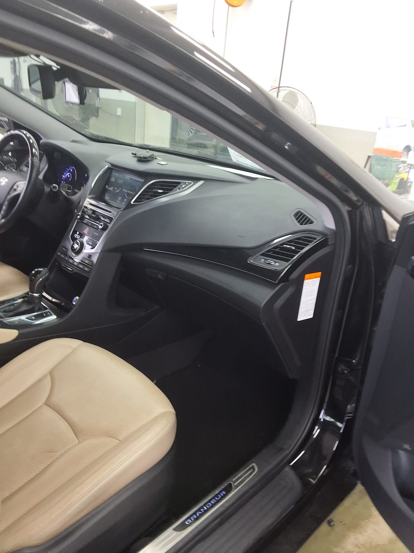 HYUNDAI GRANDEUR HG HYBRID 2.4 HEV PREMIUM COLLECTION 2017 - zdjęcie 14