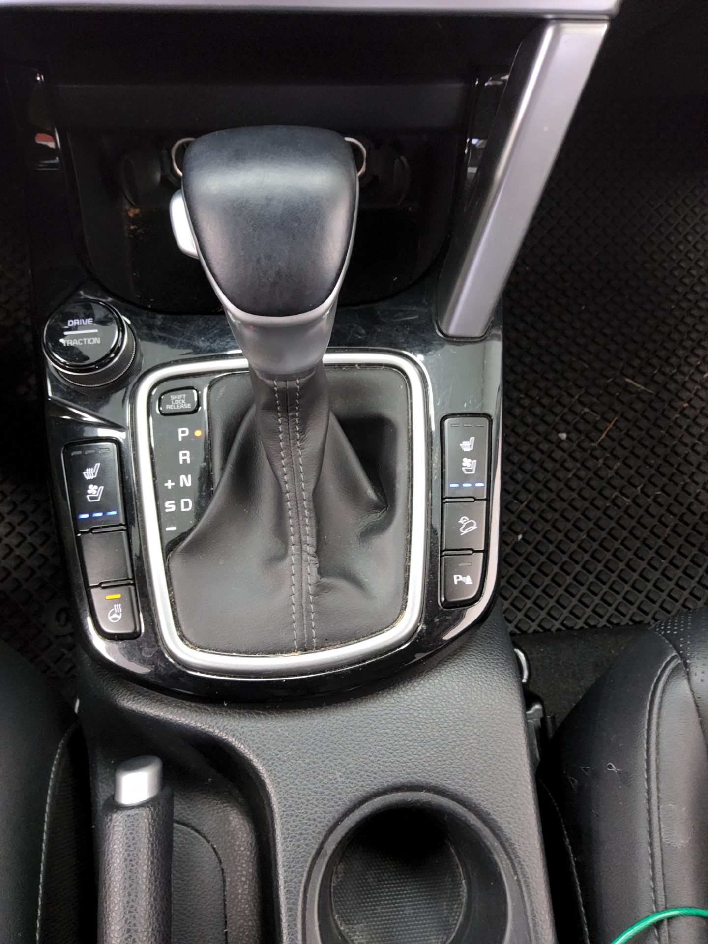 KIA SELTOS 1.6 GASOLINE 2WD PRESTIGE 2020 - zdjęcie 18
