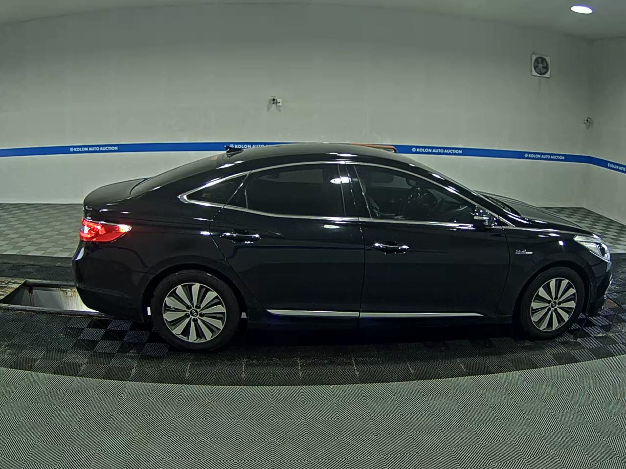 HYUNDAI GRANDEUR HG HYBRID 2.4 HEV PREMIUM COLLECTION 2017 - zdjęcie 4