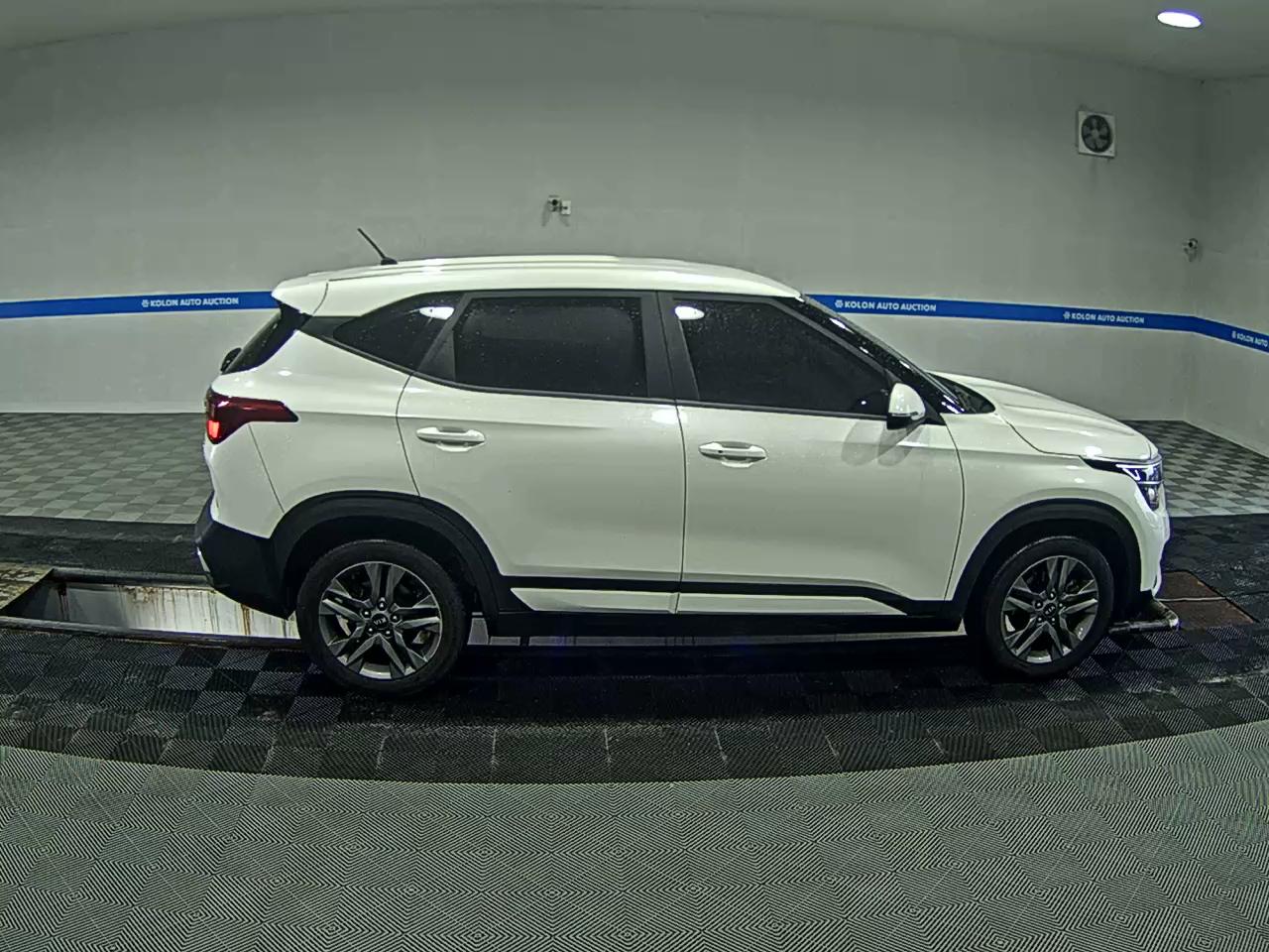 KIA SELTOS 1.6 GASOLINE 2WD PRESTIGE 2020 - zdjęcie 4