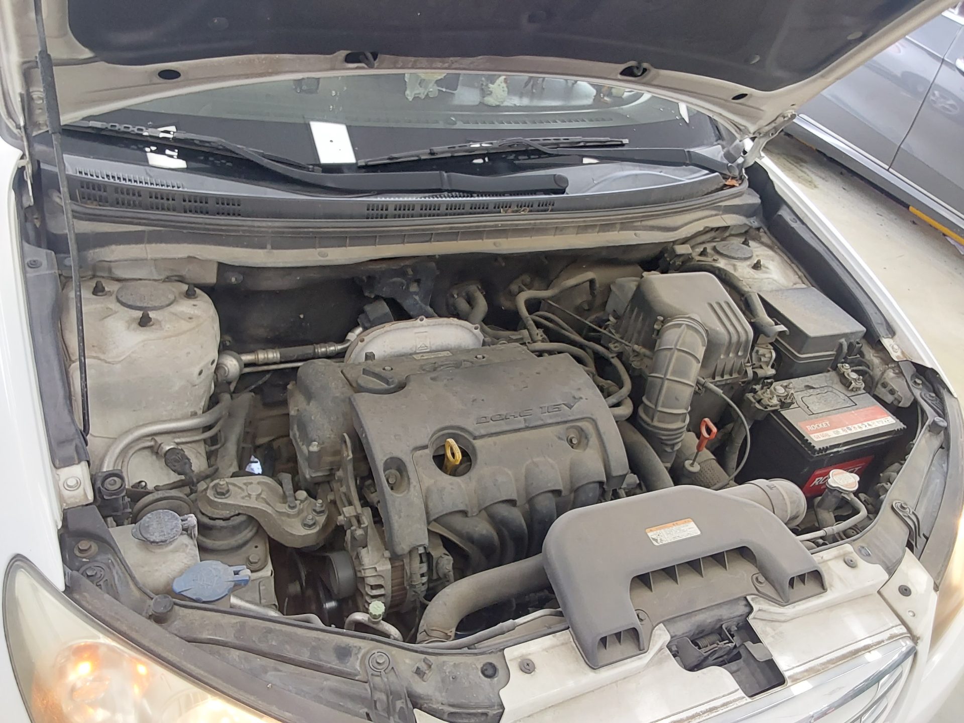 HYUNDAI AVANTE HD 1.6 VVT S16 LUXURY 2010 - zdjęcie 19