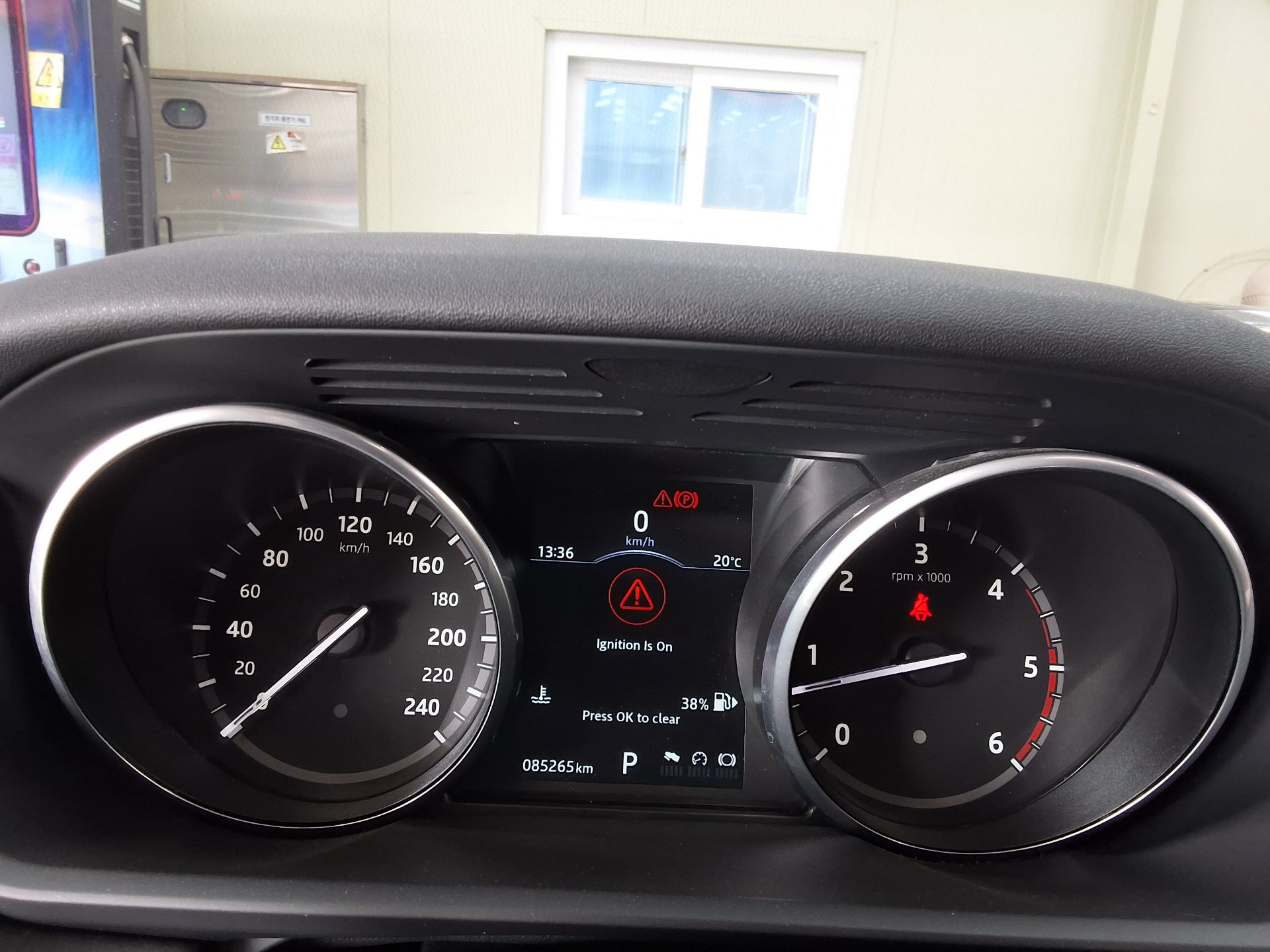 LAND ROVER DISCOVERY 5 3.0 TD6 HSE 2017 - zdjęcie 10