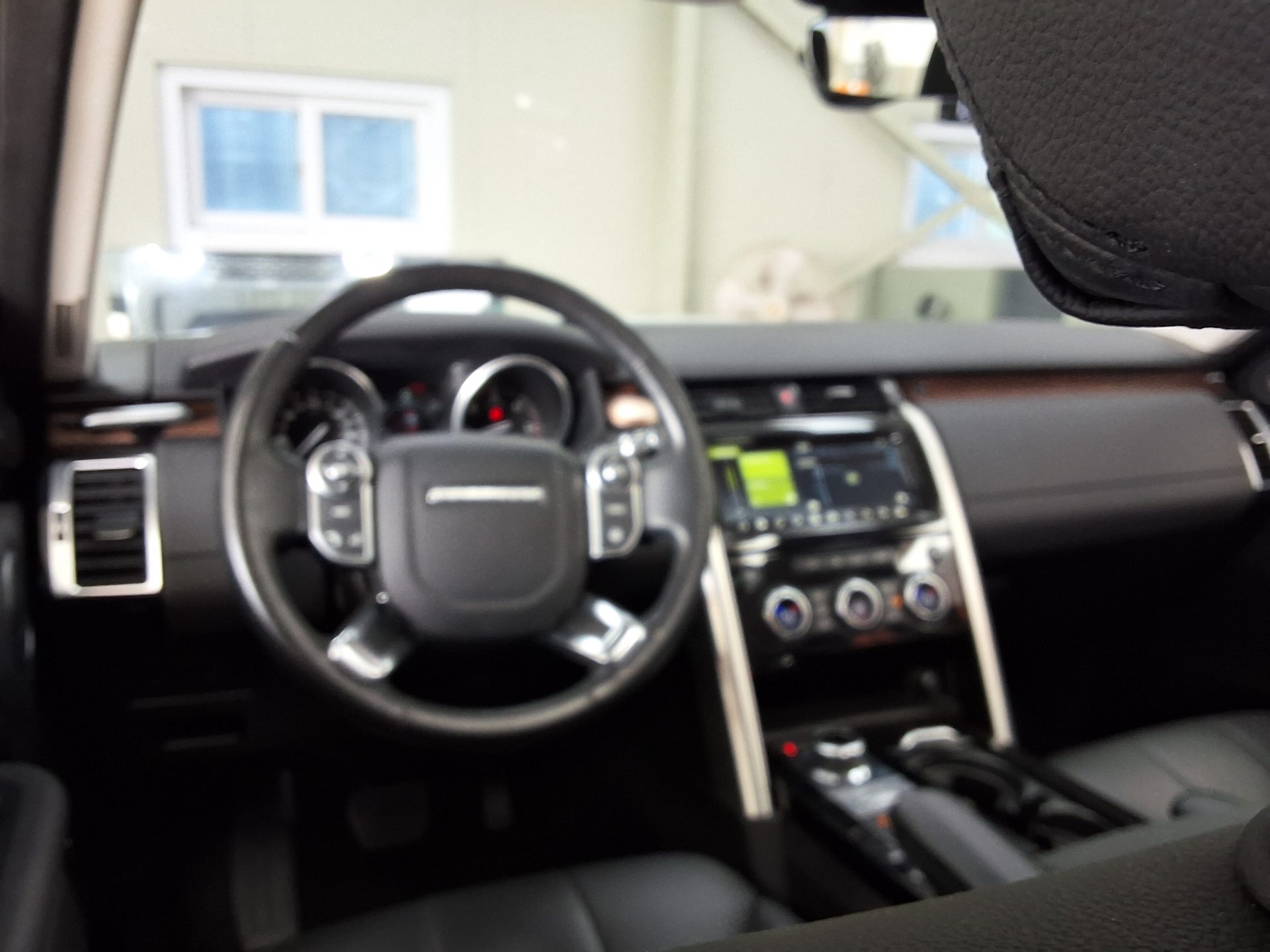 LAND ROVER DISCOVERY 5 3.0 TD6 HSE 2017 - zdjęcie 12