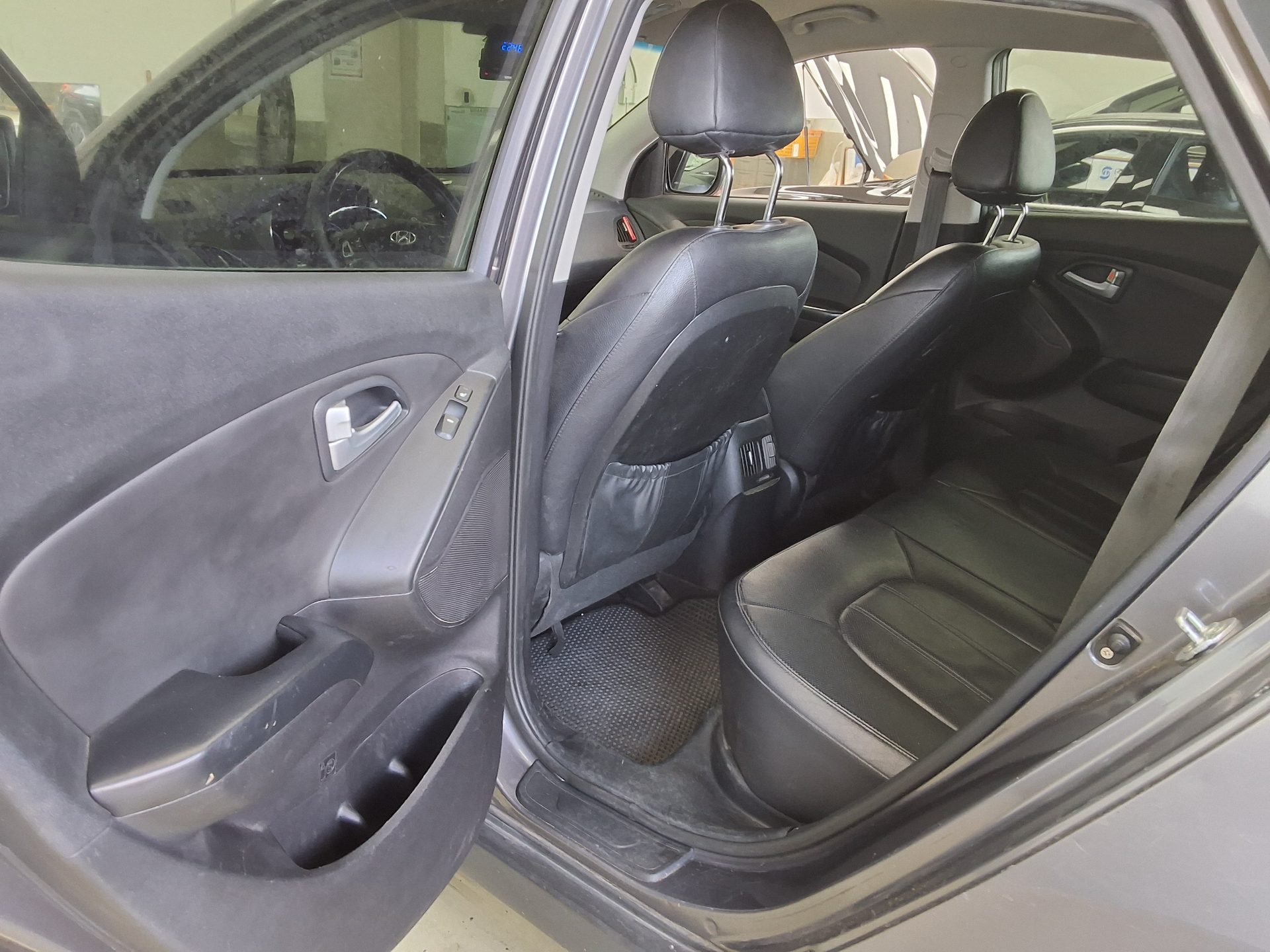 HYUNDAI NEW TUCSON ix DIESEL R2.0 2WD MODERN 2014 - zdjęcie 12