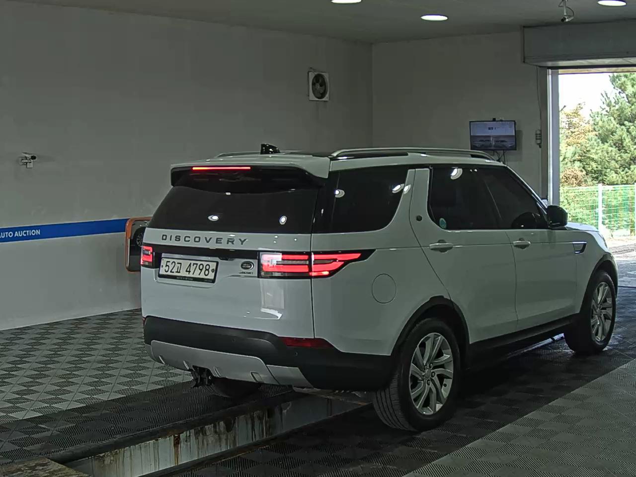 LAND ROVER DISCOVERY 5 3.0 TD6 HSE 2017 - zdjęcie 5