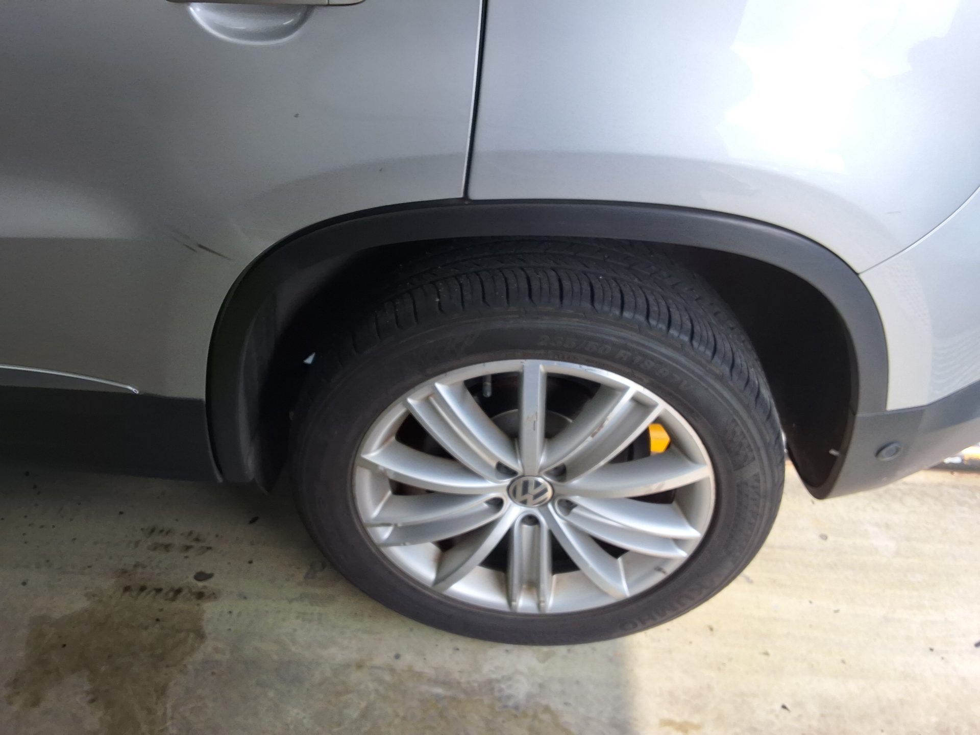 VOLKSWAGEN TIGUAN 2.0 TDI BLUEMOTION PREMIUM 2015 - zdjęcie 19