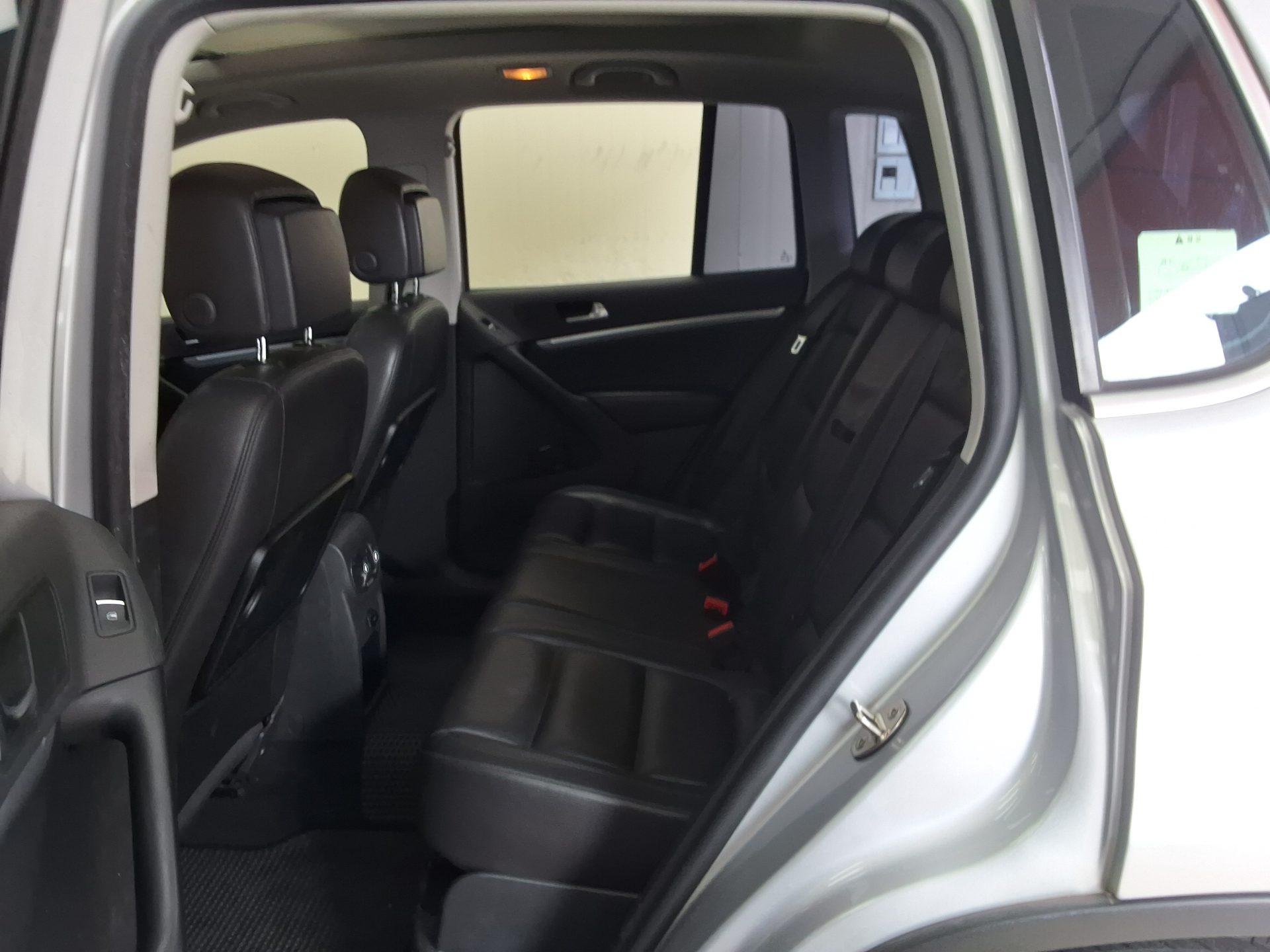 VOLKSWAGEN TIGUAN 2.0 TDI BLUEMOTION PREMIUM 2015 - zdjęcie 12