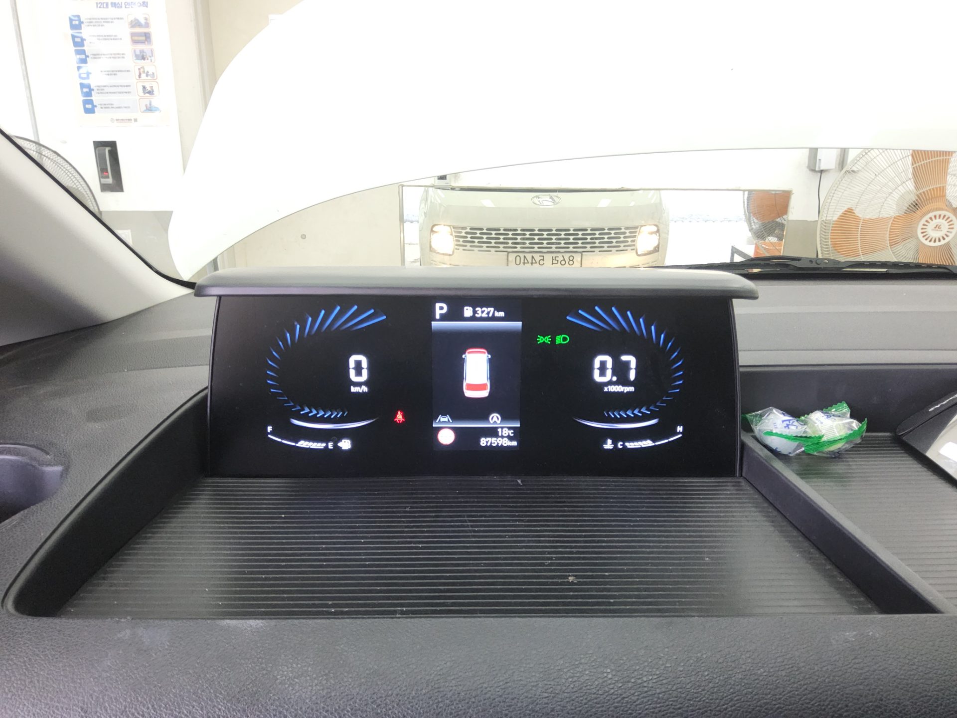 HYUNDAI STARIA 2.2 DIESEL CARGO 5-SEATER SMART 2022 - zdjęcie 9