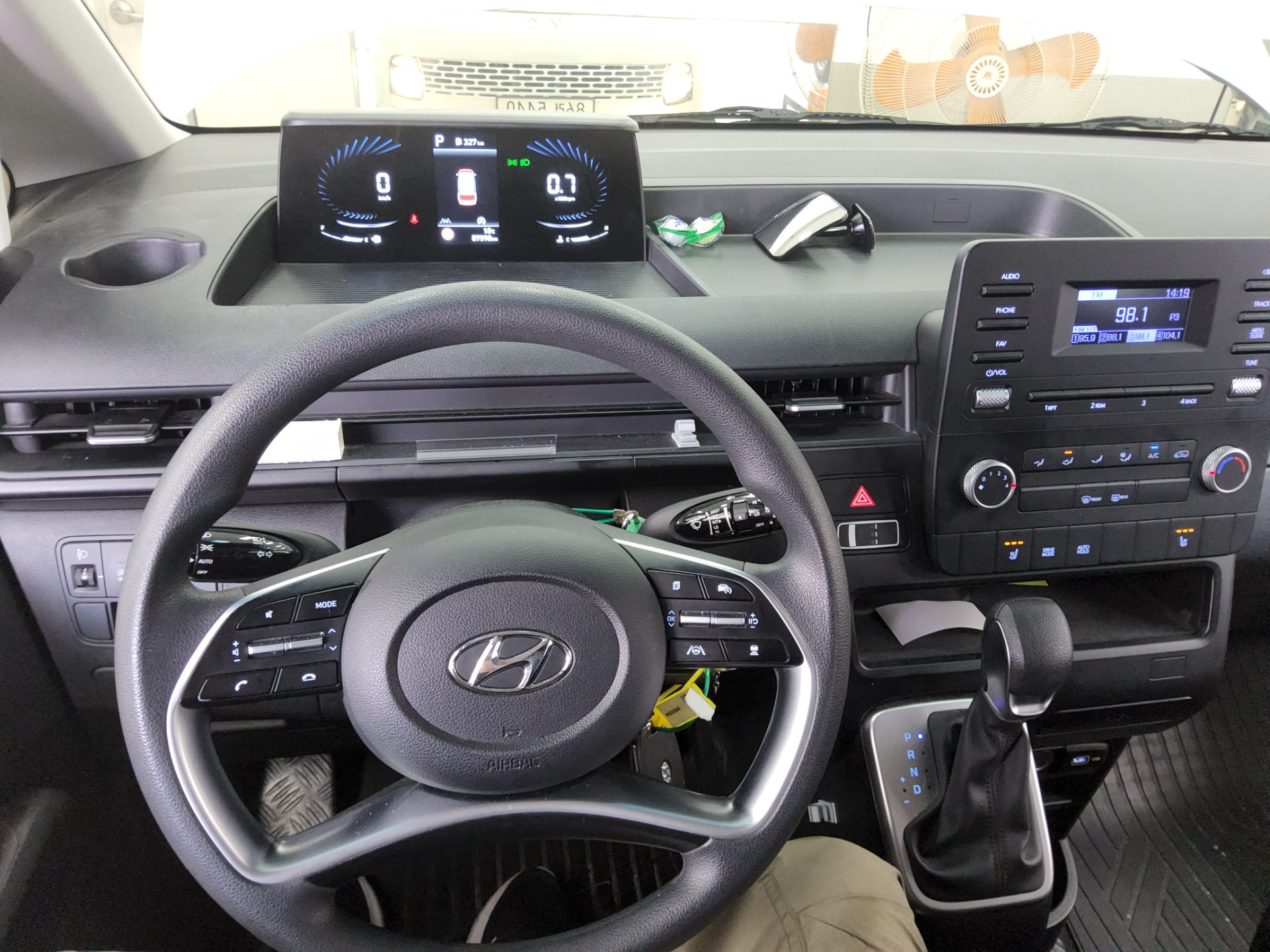 HYUNDAI STARIA 2.2 DIESEL CARGO 5-SEATER SMART 2022 - zdjęcie 17