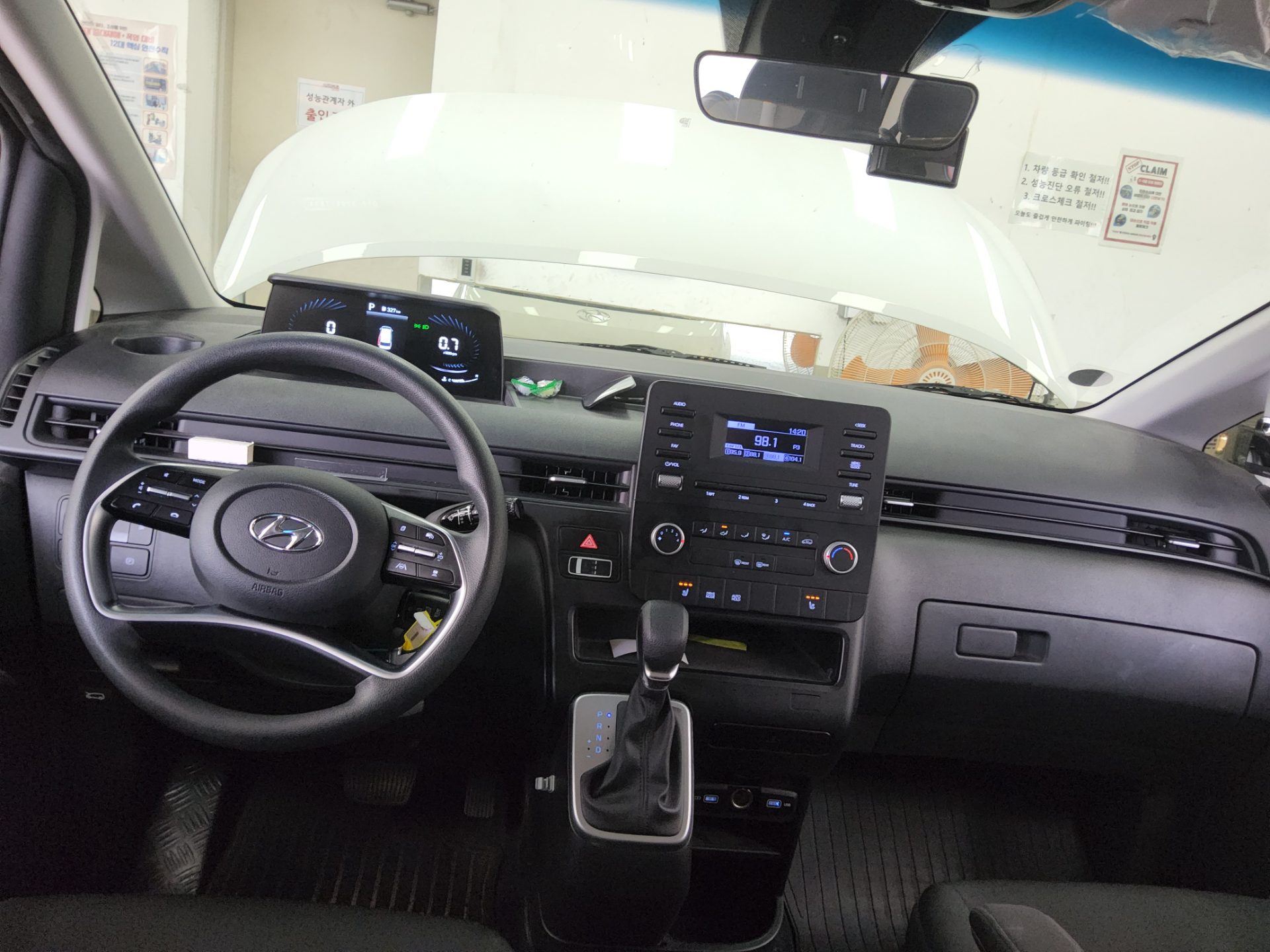 HYUNDAI STARIA 2.2 DIESEL CARGO 5-SEATER SMART 2022 - zdjęcie 11