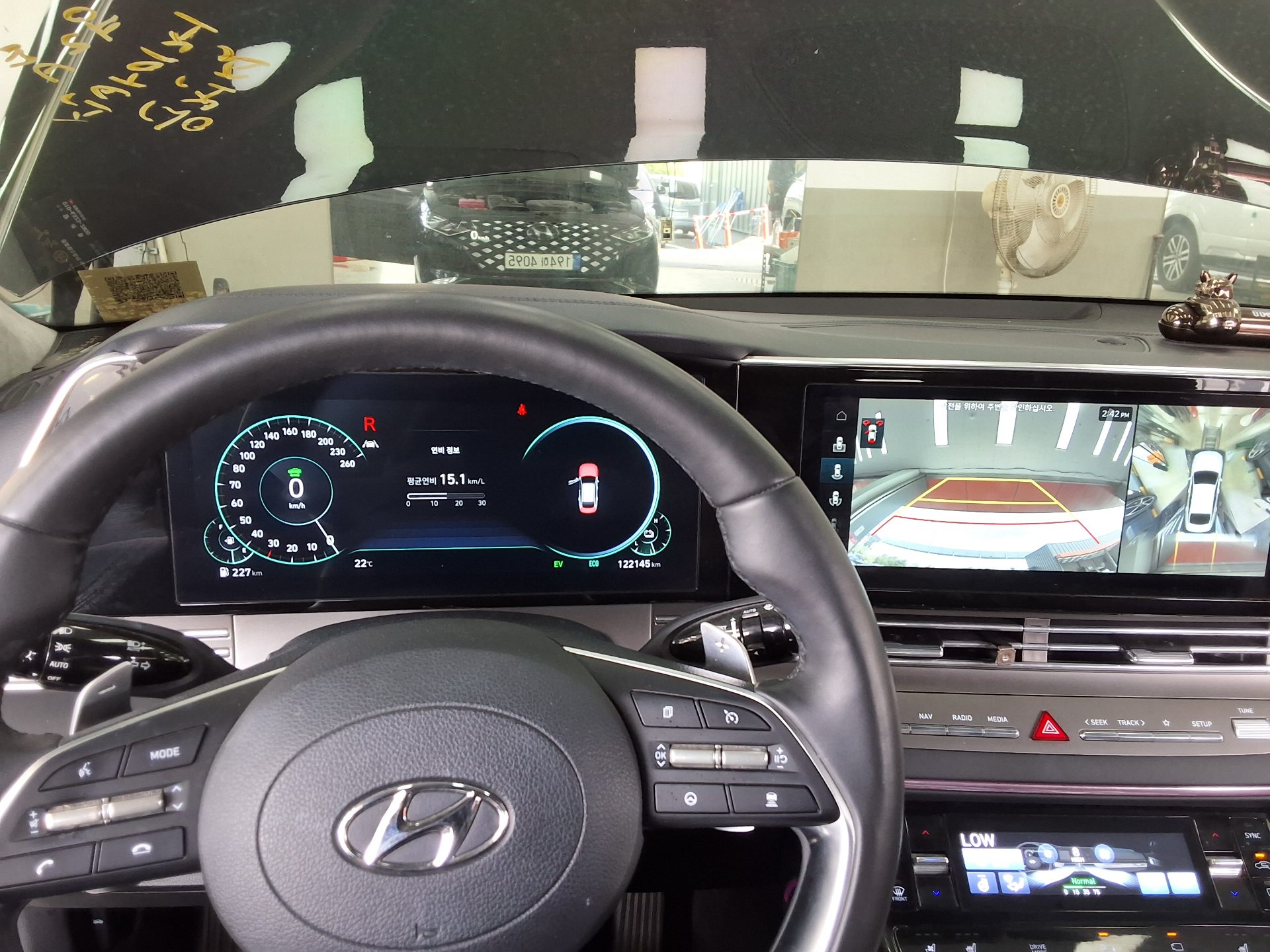 HYUNDAI THE NEW GRANDEUR IG HYBRID 2.4 HEV LE BLANC 2023 - zdjęcie 26