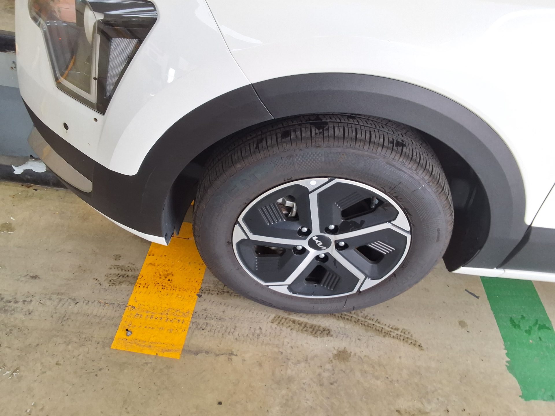 KIA THE ALL NEW NIRO 1.6 HEV PRESTIGE 2024 - zdjęcie 29
