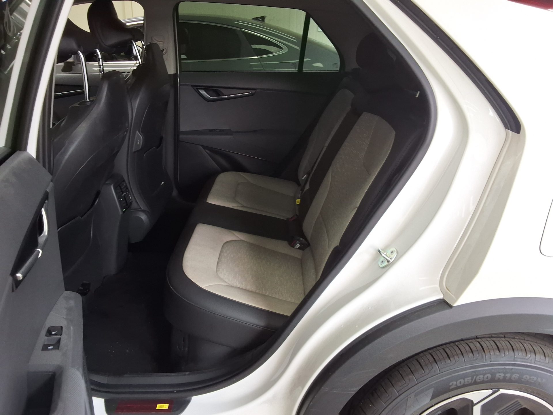 KIA THE ALL NEW NIRO 1.6 HEV PRESTIGE 2024 - zdjęcie 17