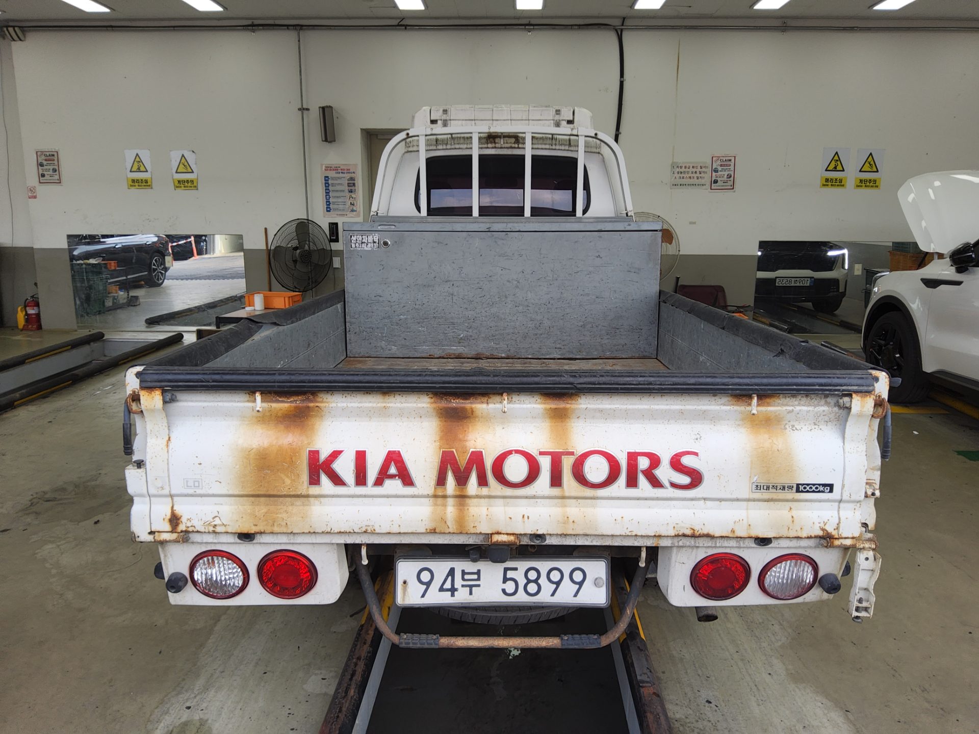 KIA BONGO III CARGO CRDi KING CAB EXTRA LONG WHEELBASE 2019 - zdjęcie 13